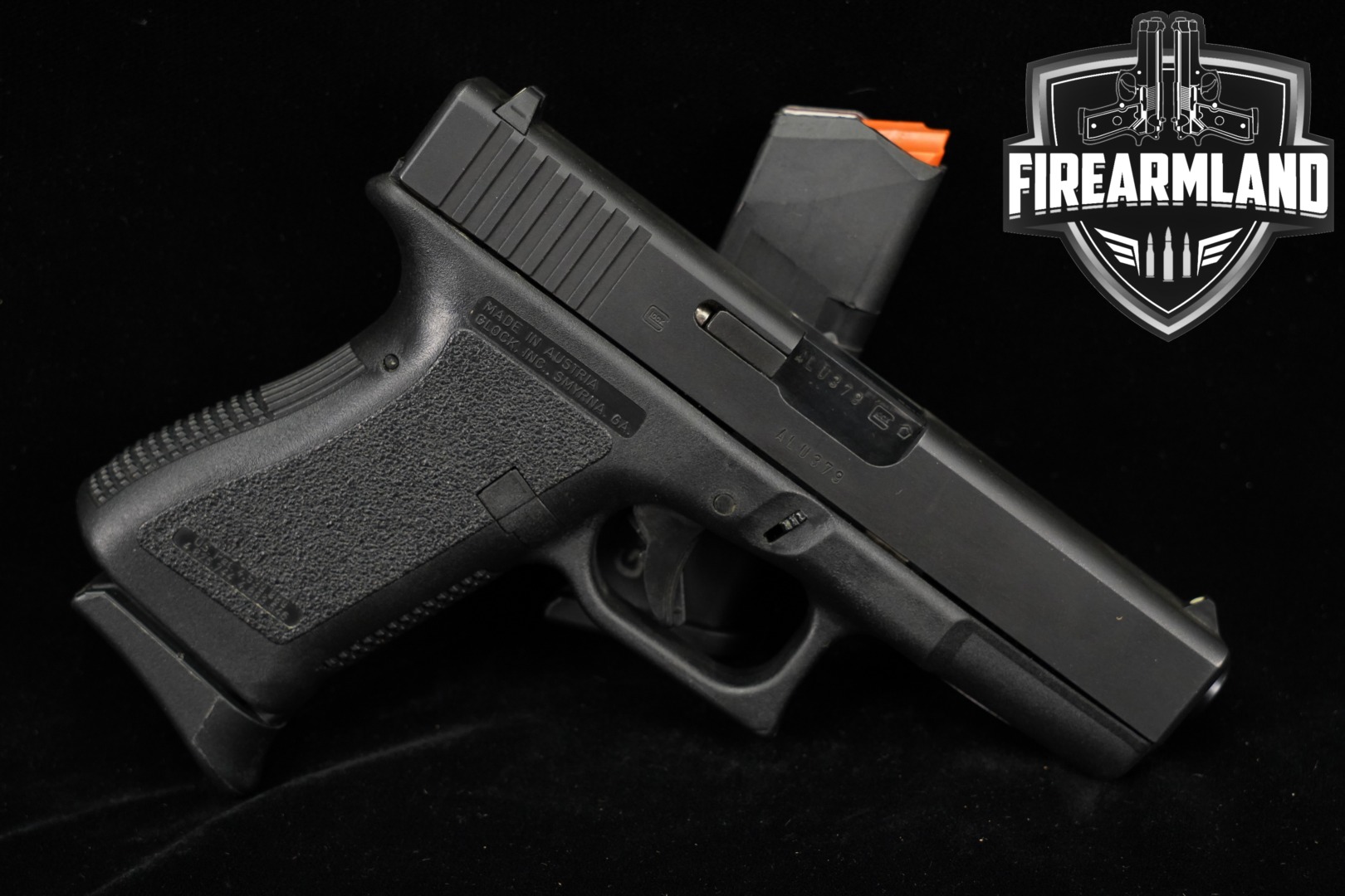 Glock 19 Gen2 G19 Gen 2 9mm 4.02 +TWO MAGS, CASE-img-0