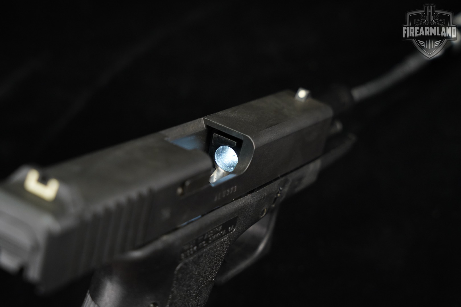 Glock 19 Gen2 G19 Gen 2 9mm 4.02 +TWO MAGS, CASE-img-11