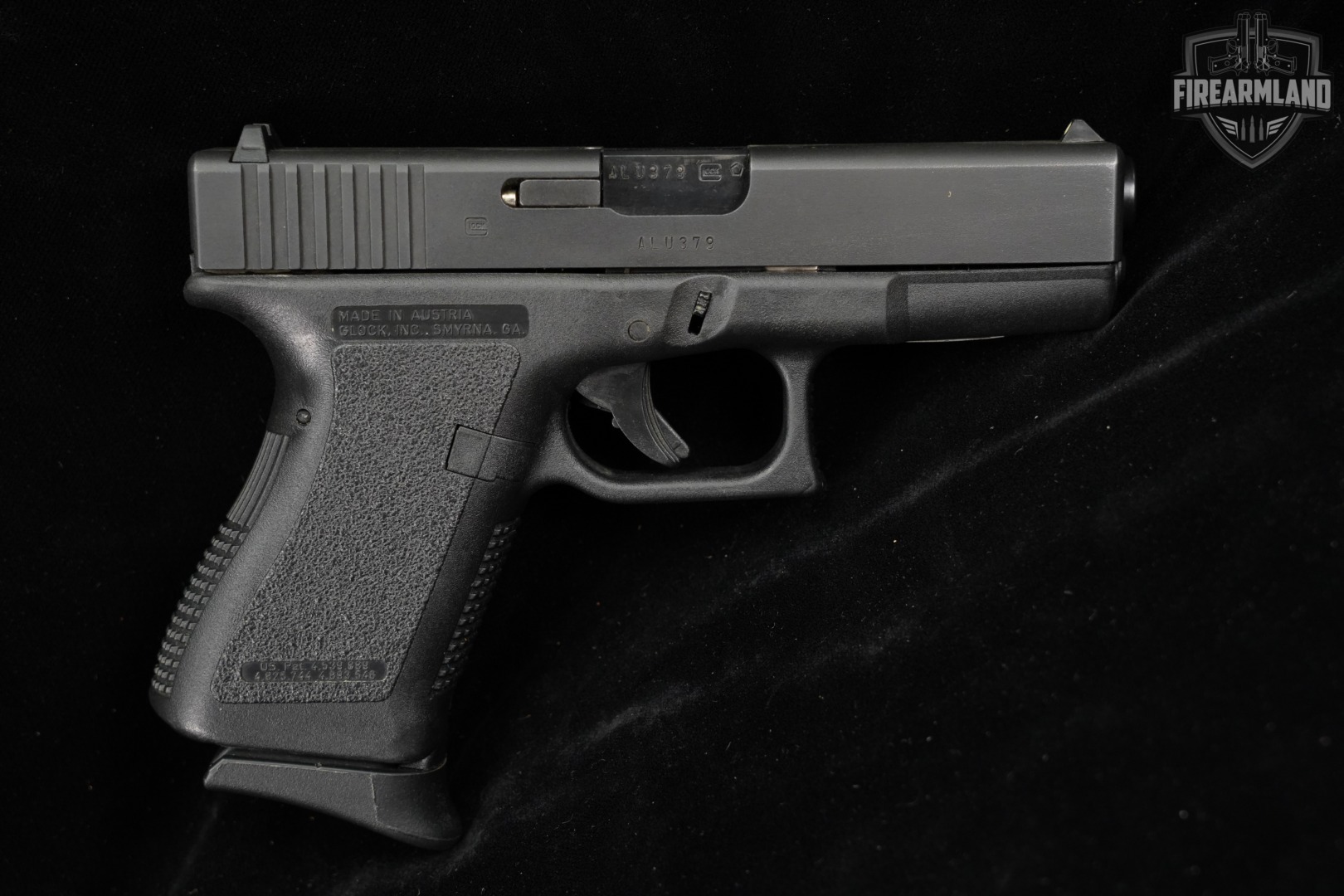 Glock 19 Gen2 G19 Gen 2 9mm 4.02 +TWO MAGS, CASE-img-3
