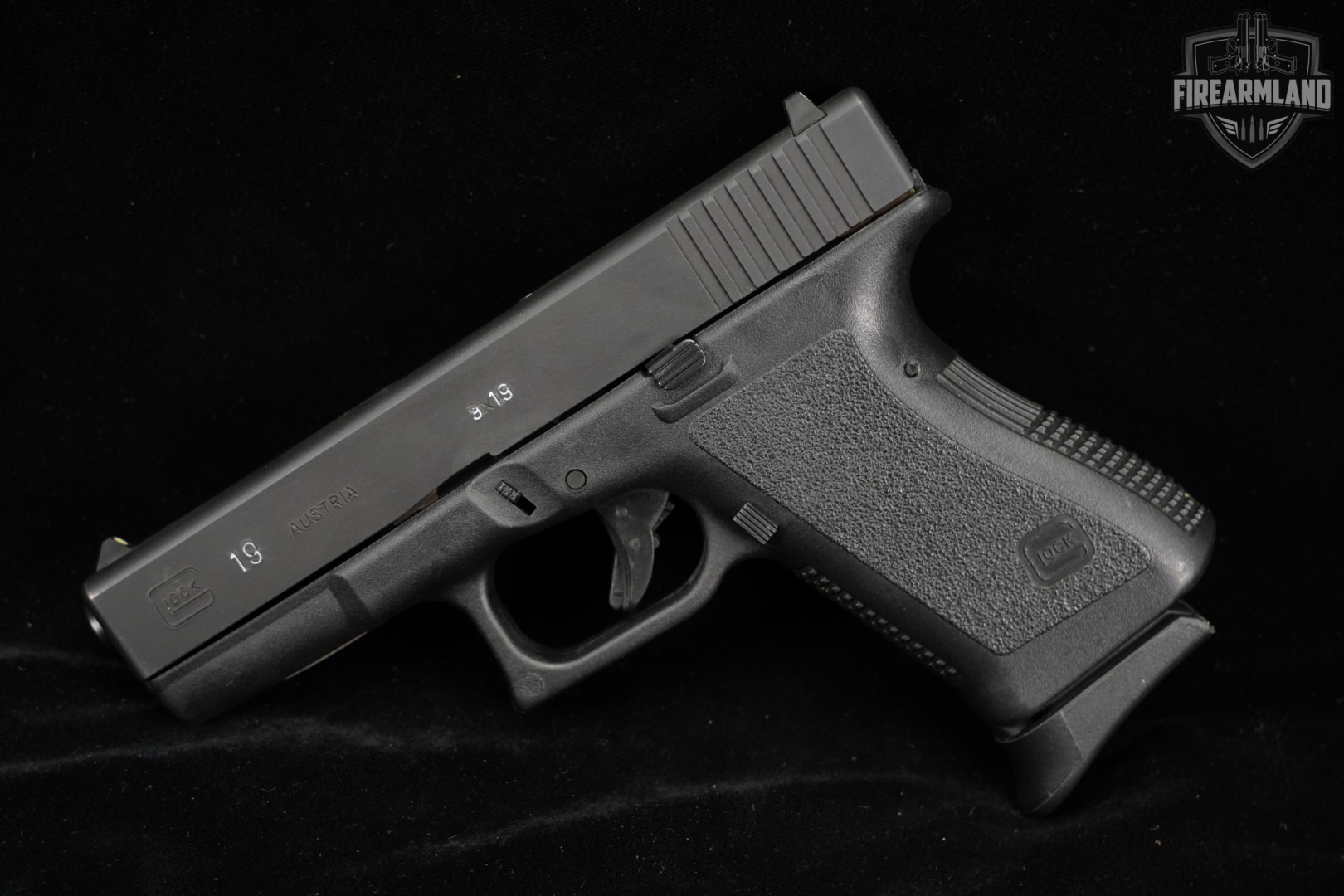 Glock 19 Gen2 G19 Gen 2 9mm 4.02 +TWO MAGS, CASE-img-4