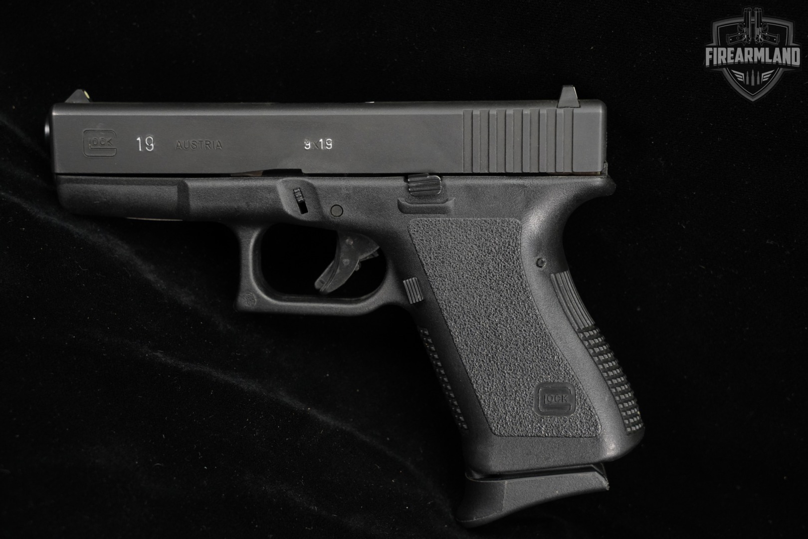 Glock 19 Gen2 G19 Gen 2 9mm 4.02 +TWO MAGS, CASE-img-5