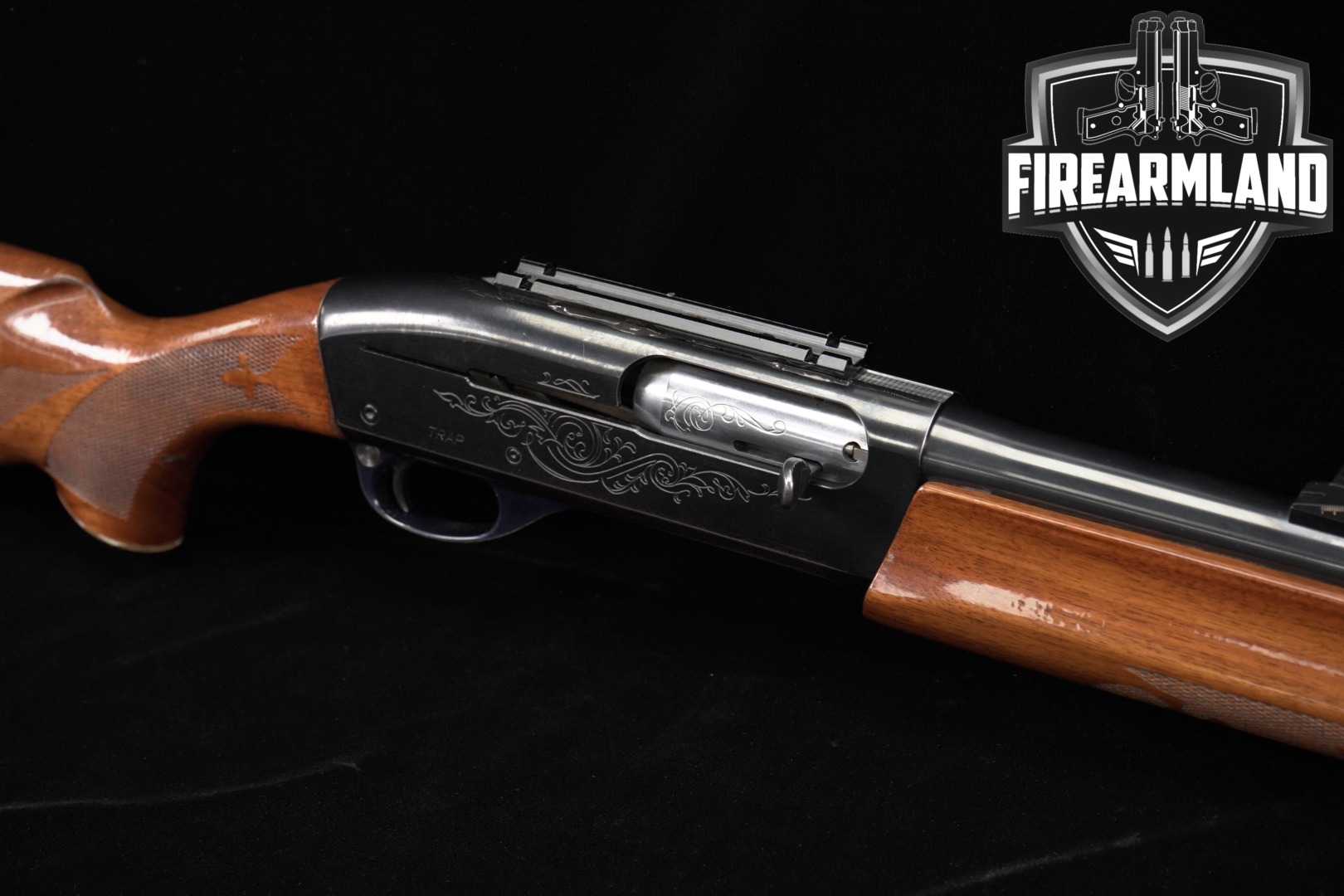 Remington Model 1100 Trap 12 Gauge Blued & High-Gloss Wood in Good Condition Thumbnail