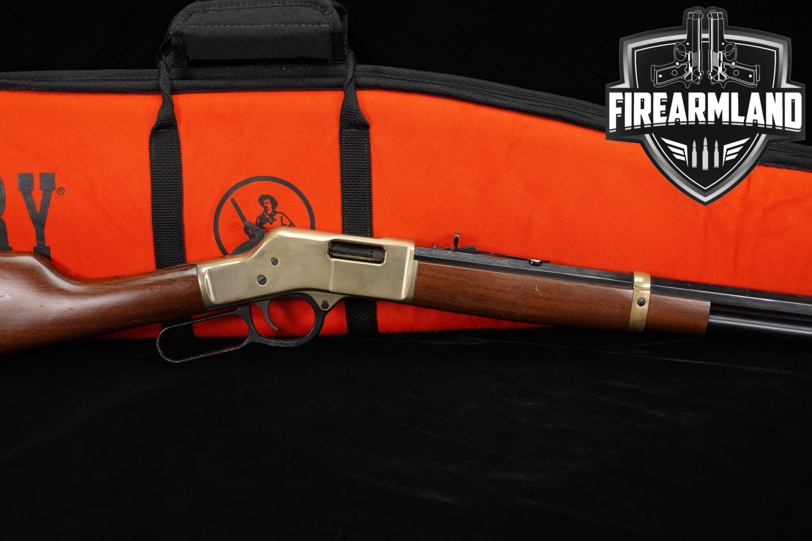 Henry Repeating Arms Big Boy Brass, Gen 1 .44 Mag. Polished Brass & Walnut in Good Condition Thumbnail