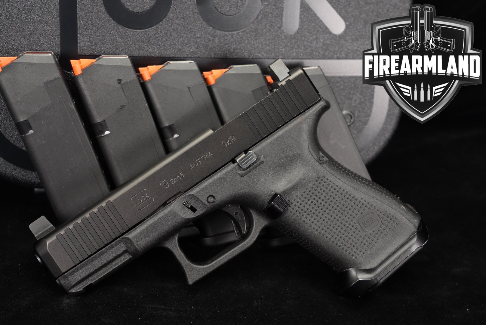 Glock G19 Gen5 9mm Luger Black in Very Good Condition Thumbnail
