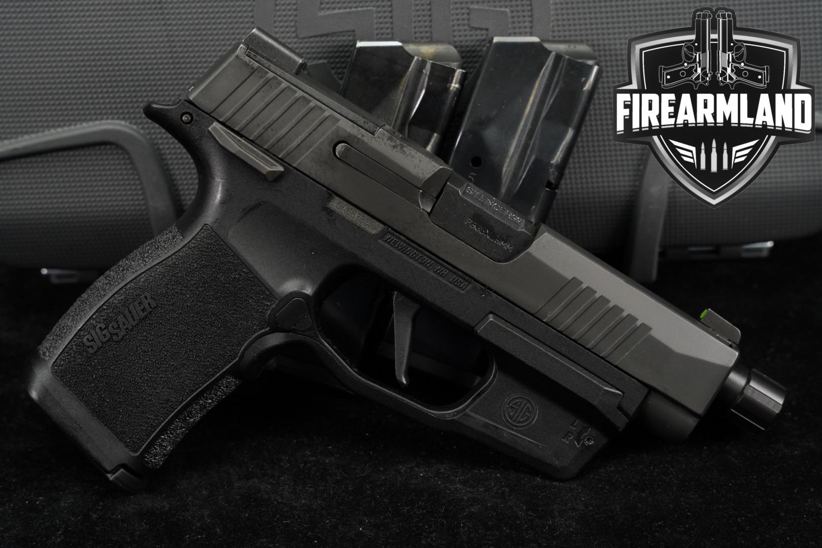 Sig Sauer P365 XL 9mm Luger Black in Very Good Condition Thumbnail