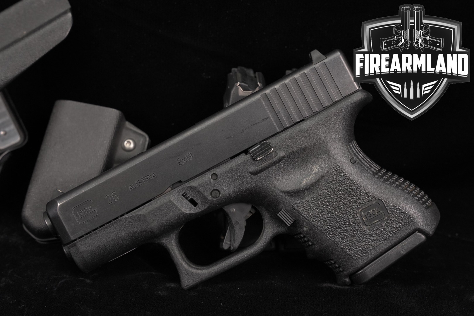 Glock 26 Gen3 G26 Gen 3 9mm 3.43" +THREE MAGS & HOLSTER-img-0