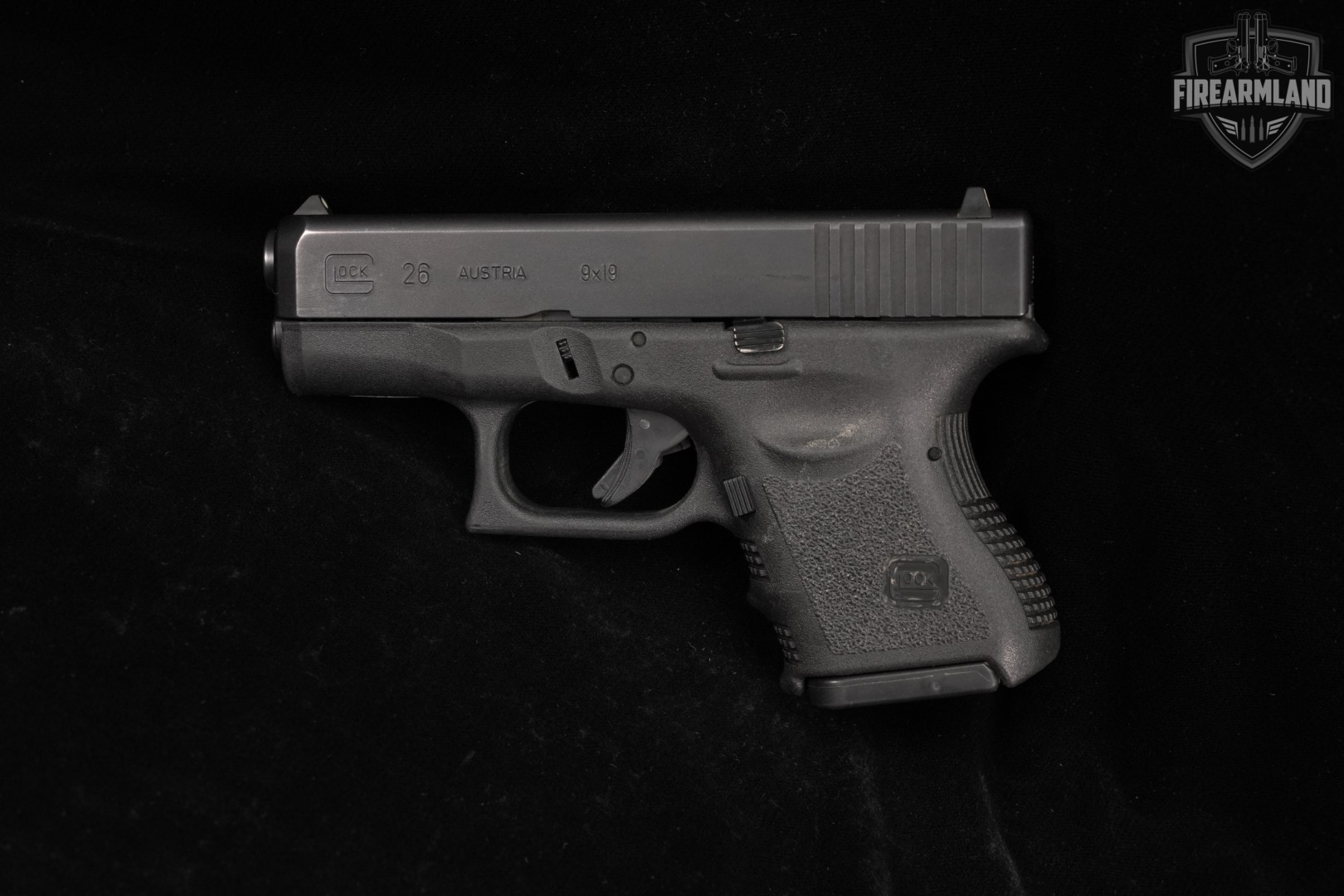 Glock 26 Gen3 G26 Gen 3 9mm 3.43" +THREE MAGS & HOLSTER-img-3