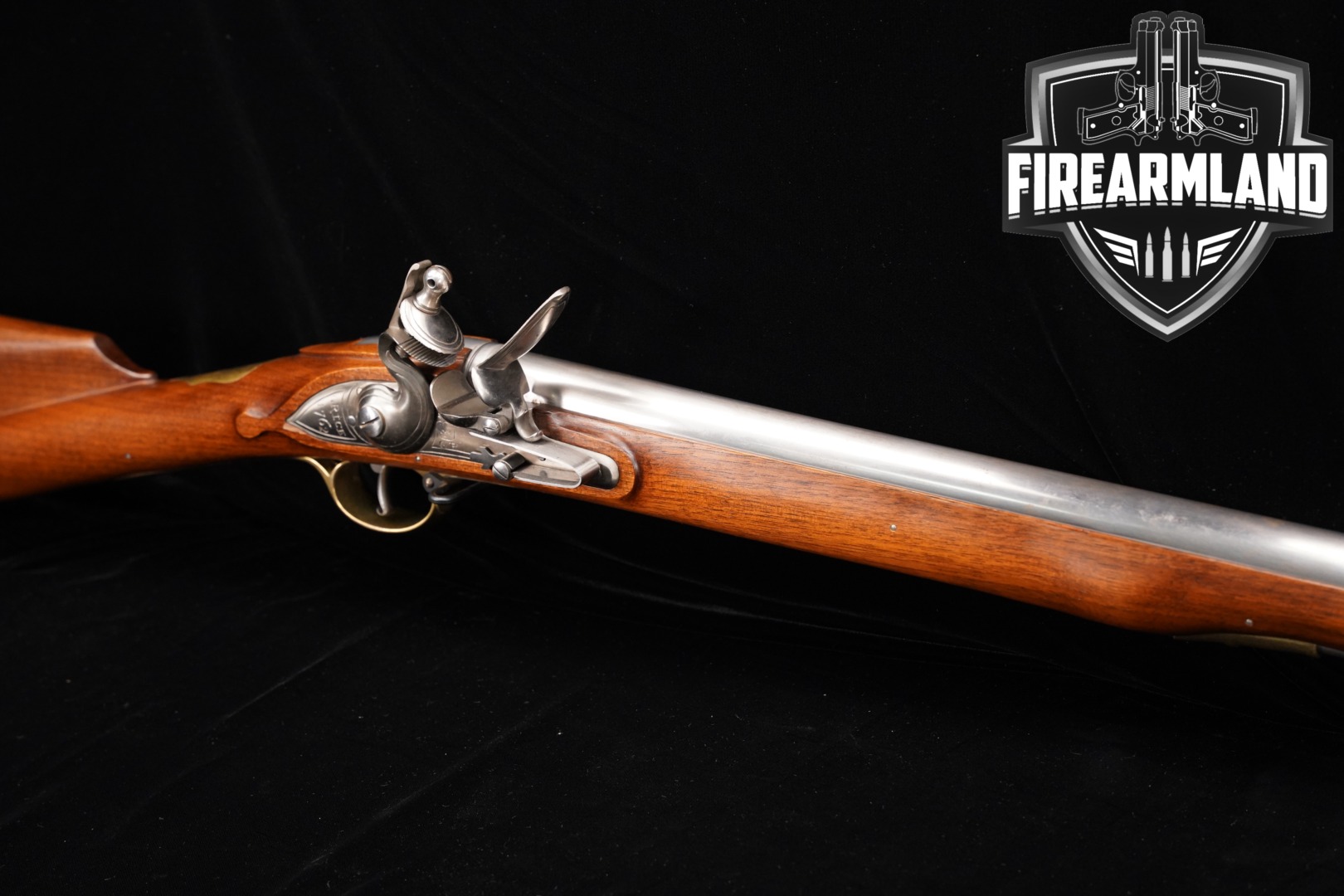 Davide Pedersoli Brown Bess Short Land Pattern (Second Model) .75 caliber Armory Bright & Walnut in Very Good Condition Thumbnail