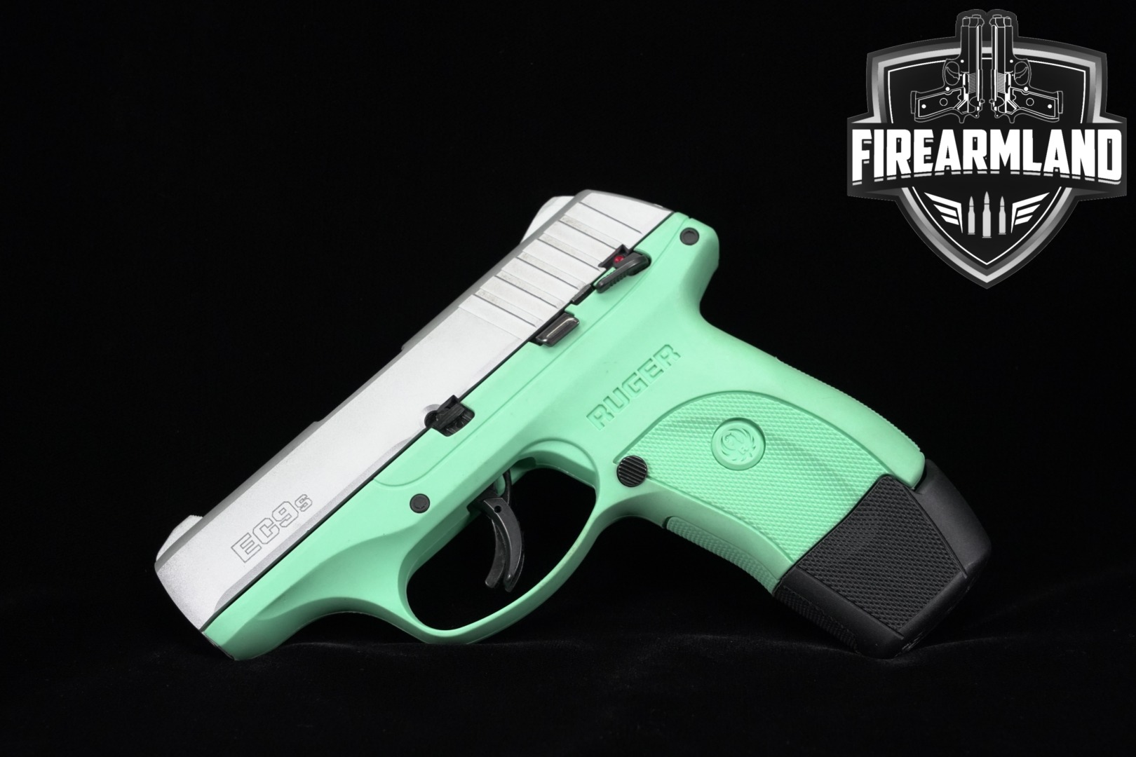 2022 Sturm Ruger EC9s 9mm Luger Two-Tone Satin Aluminum & Turquoise in Very Good Condition Thumbnail