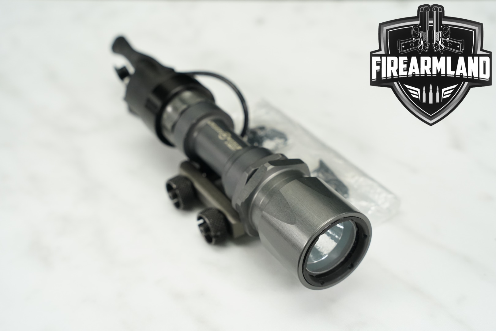 SureFire M951 W/ XM07 Remote Duel Switch Tailcap 65 Lumens Weapon Light-img-0