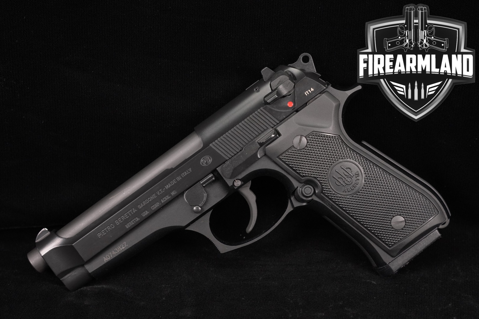 Beretta 92FS 9mm Luger Black in Very Good Condition Thumbnail