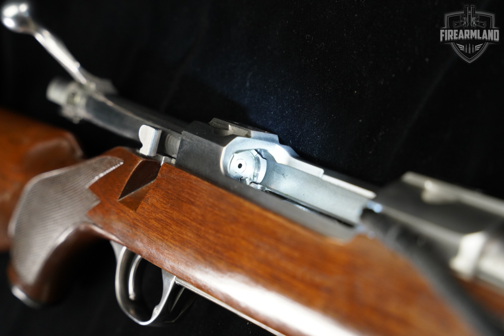 Ruger M77 Hawkeye Hunter 300 Win Magnum 24" M-77-img-20