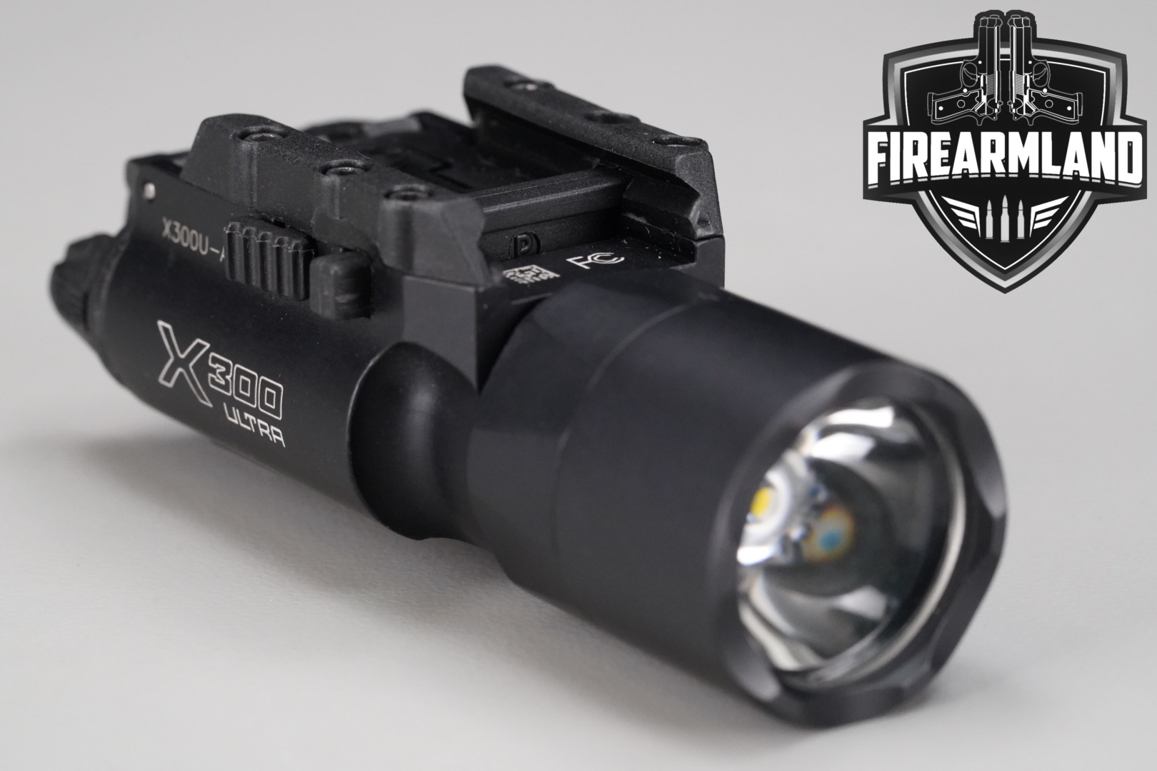 Used SureFire X300 Ultra 1000 Lumens Auction | FirearmLand