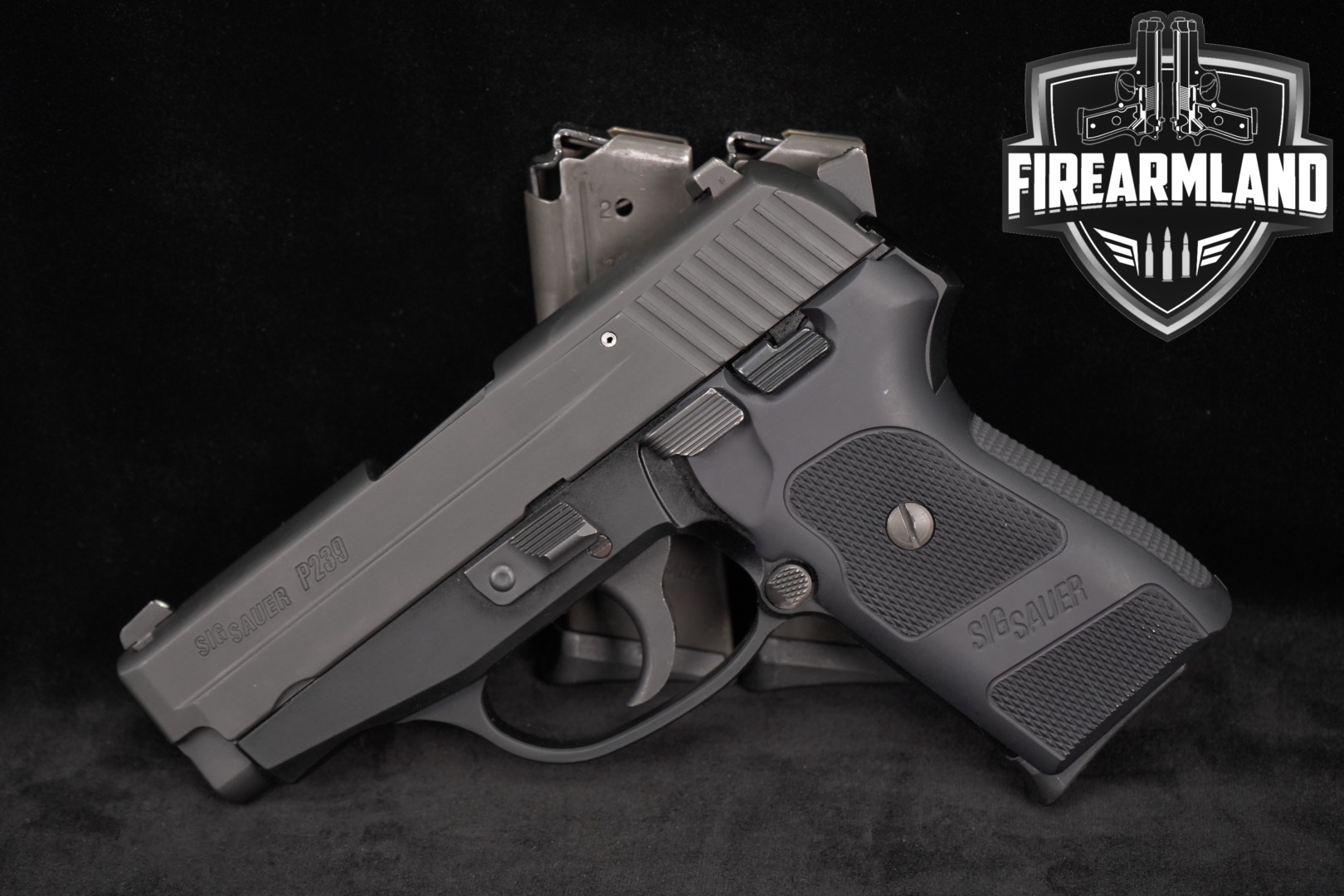 Sig Sauer P239 .40 S&W Black in Good Condition Thumbnail