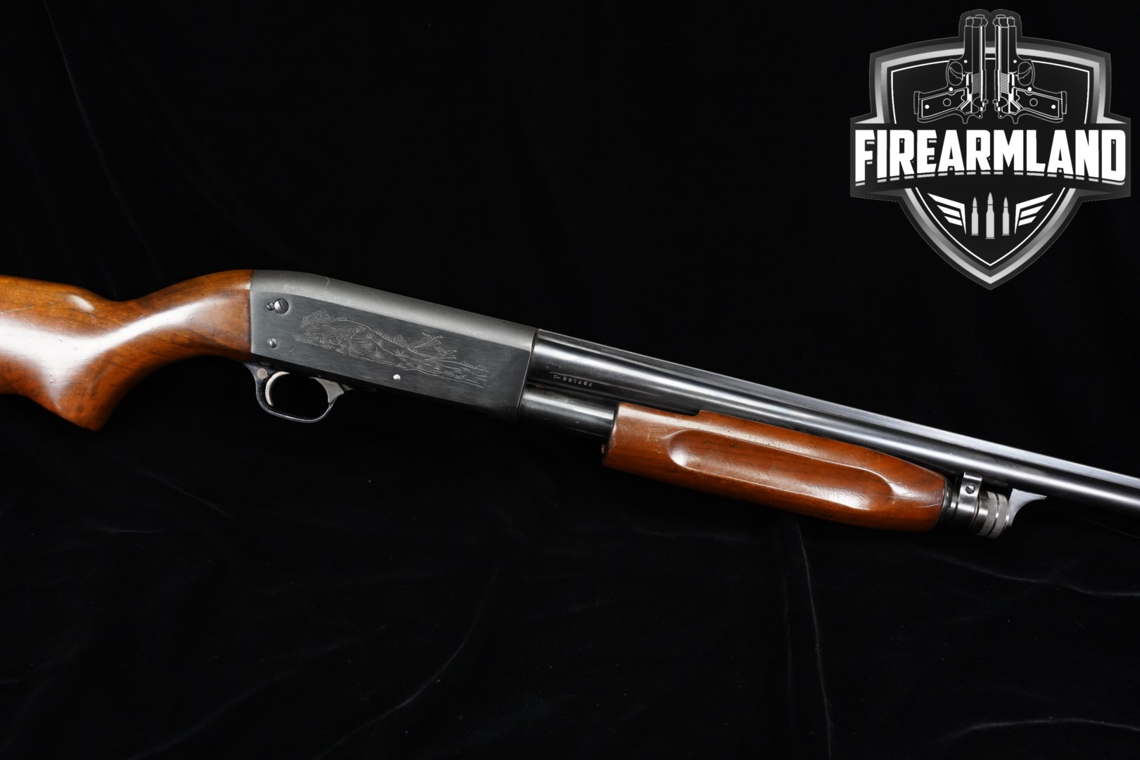 Ithaca Model 37 Featherlight 16 Gauge Blued & Walnut in Good Condition Thumbnail