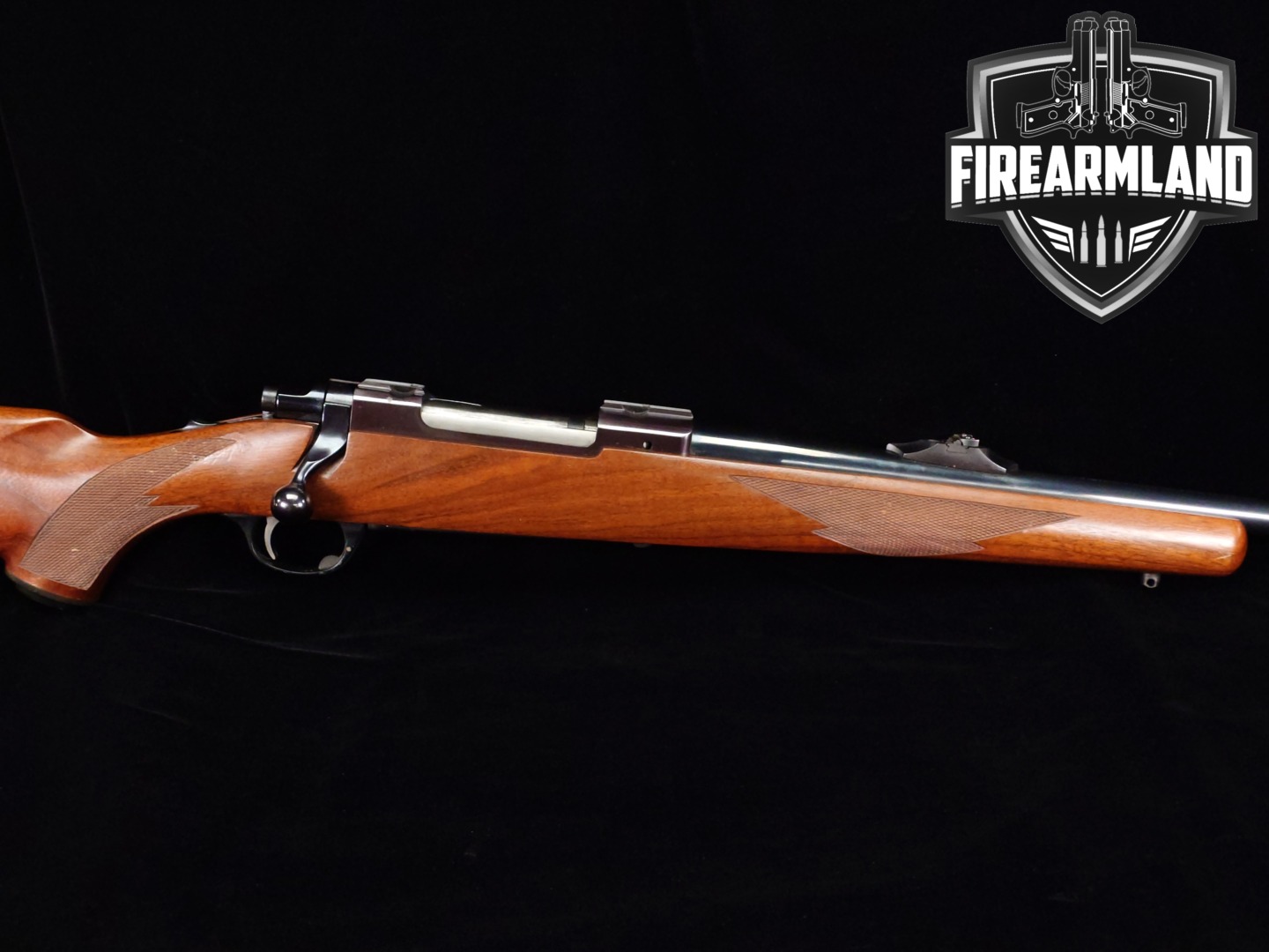 1992 Sturm Ruger M77 RS Tang Safety 7mm Rem. Mag. Blued & Walnut in Good Condition Thumbnail