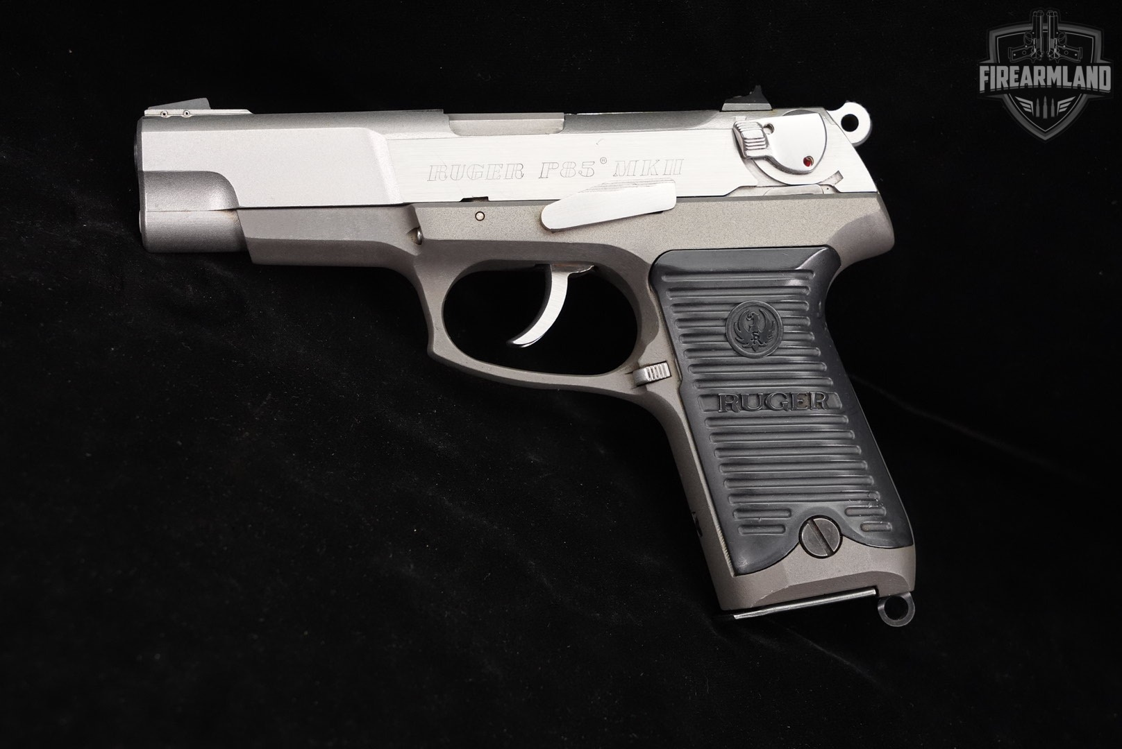 1991 Ruger P85 MKII 9mm 4.5 Two-Tone Stainless P-85 MK II +3 MAGS-img-4