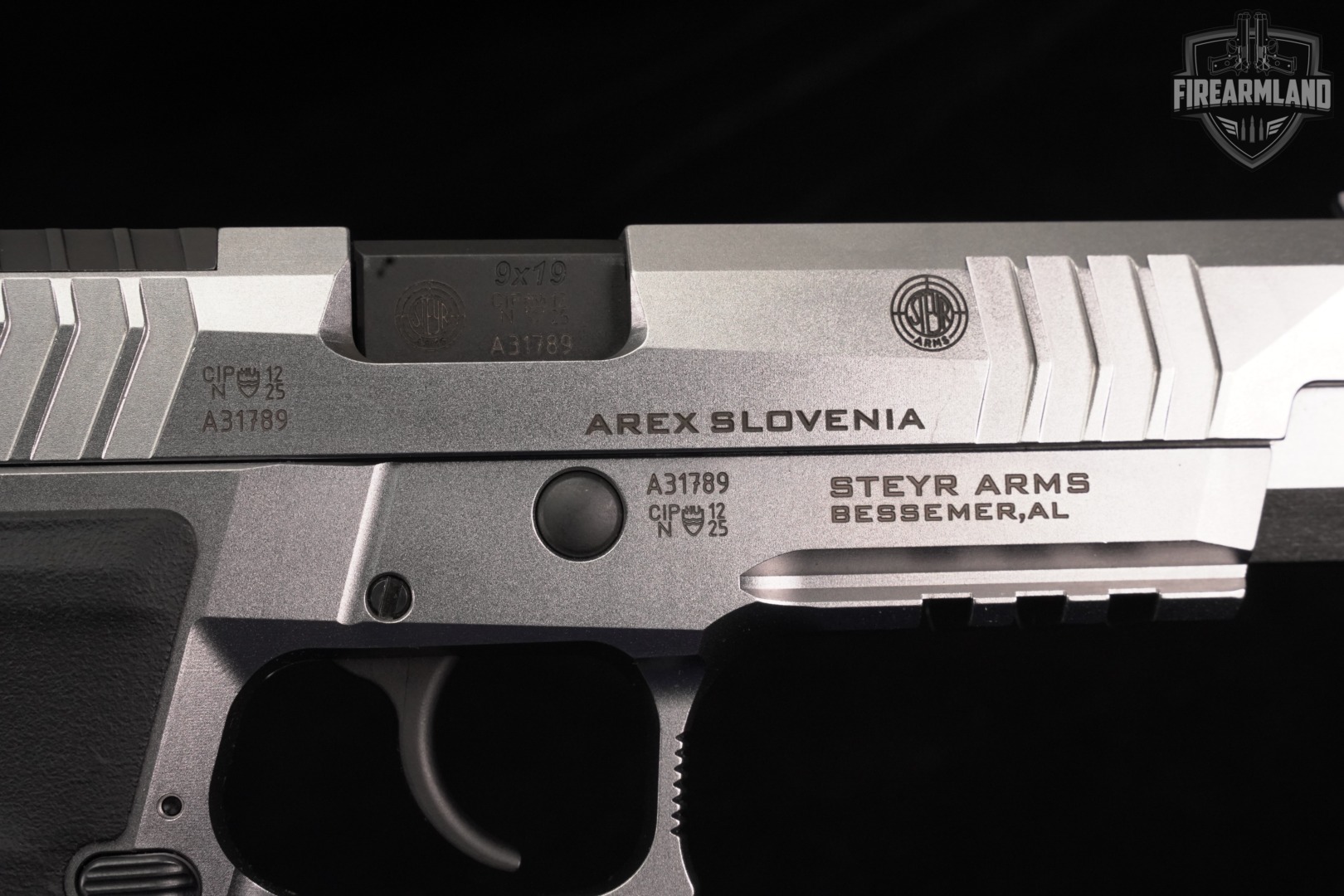 Steyr Arms ATc 5" Base OR 9mm Two-Tone Grey & Silver +2 MAGS & ORIG CASE-img-13