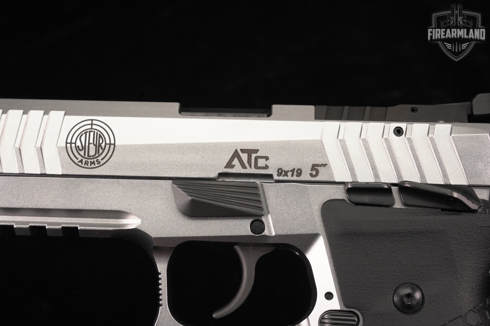 Steyr Arms ATc 5" Base OR 9mm Two-Tone Grey & Silver +2 MAGS & ORIG CASE-img-14