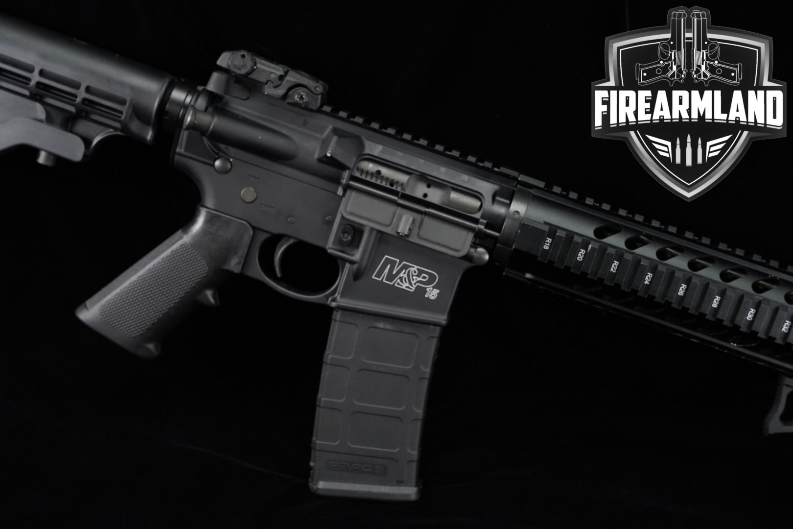 Smith & Wesson (S&W) M&P-15 5.56mm NATO Black in Good Condition Thumbnail