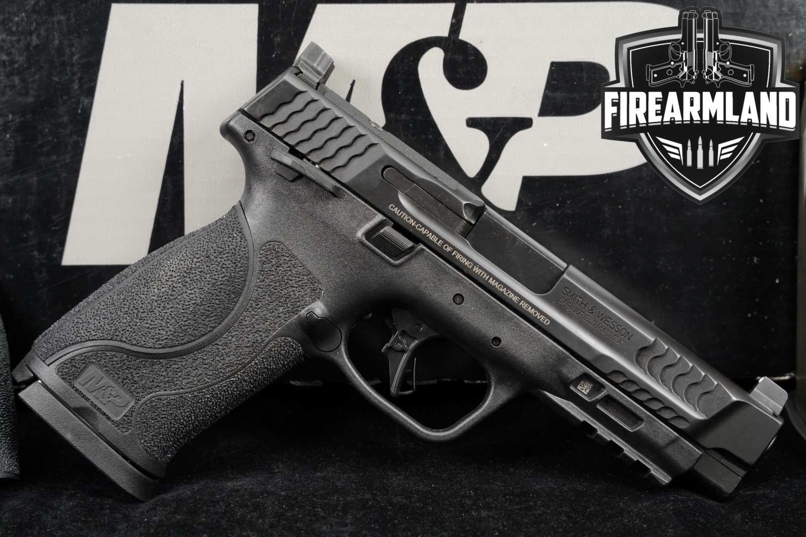 Smith & Wesson (S&W) M&P 10mm M2.0, Optics-Ready, Thumb Safety 10mm Black in Excellent Condition Thumbnail