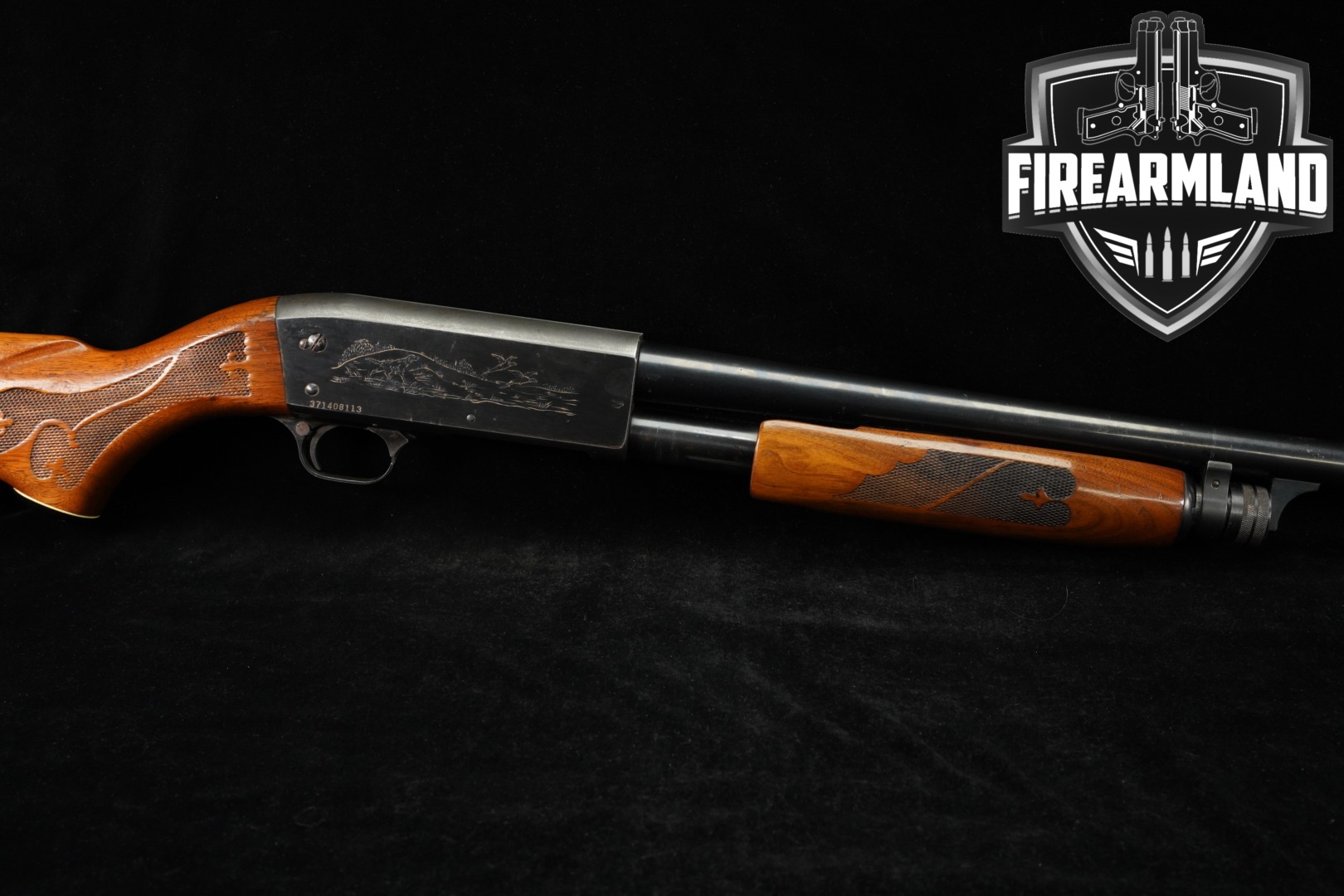 Ithaca Model 37 Featherlight 12 Gauge Blued & Walnut in Good Condition Thumbnail