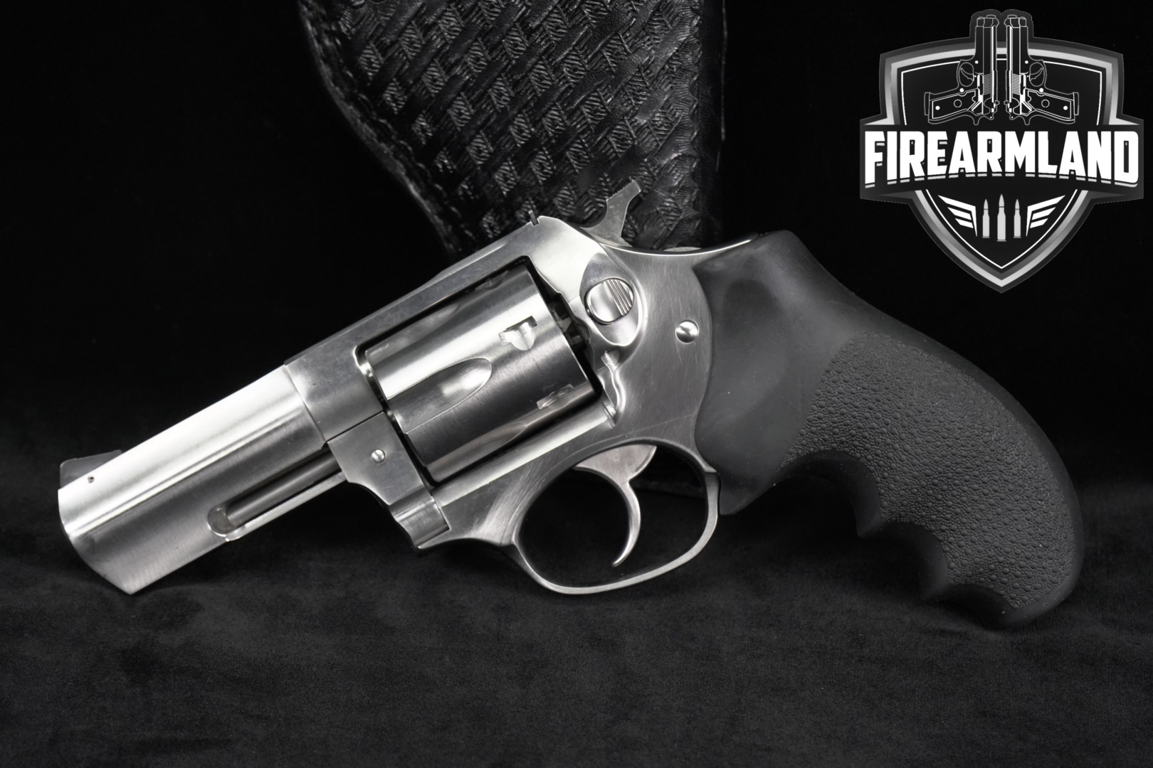 2011 Sturm Ruger SP101 .327 Federal Magnum Stainless in Very Good Condition Thumbnail