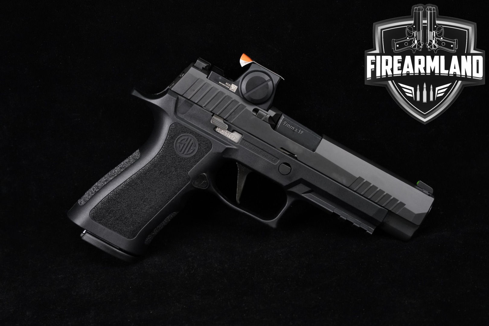 Sig Sauer P320 XFULL PRO, RXX Package, ROMEO-X Pro 9mm Luger Black in Like-New Condition Thumbnail