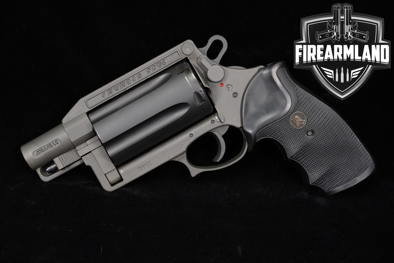 https://cash-for-arms-pictures.s3.amazonaws.com/recI5eOljDP0sKD8d/1.jpg
