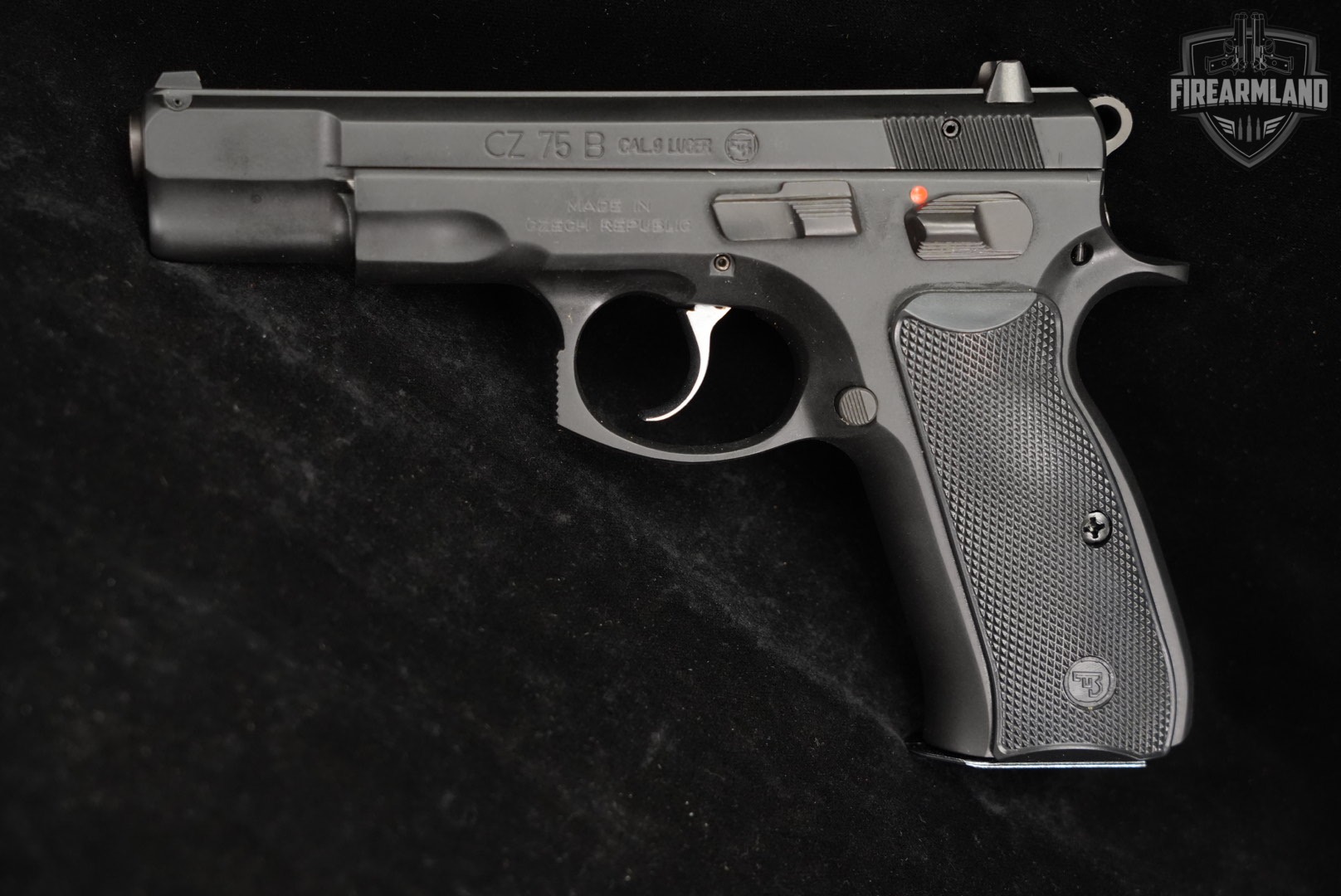 CZ 75 B 9mm 4.5" CZ75 75B CZ75B +3 MAGS & ORIG CASE-img-3