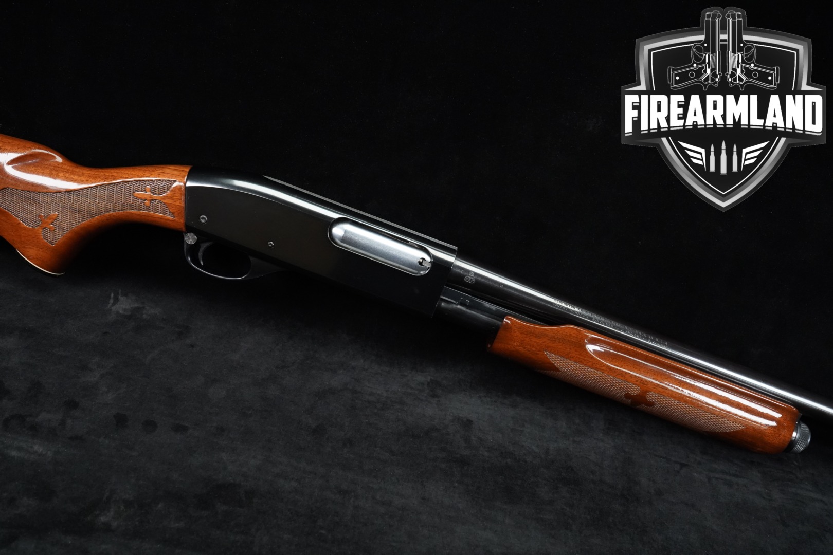 Remington Model 870LW Wingmaster Magnum 20 Gauge Polished Blued & Walnut in Good Condition Thumbnail
