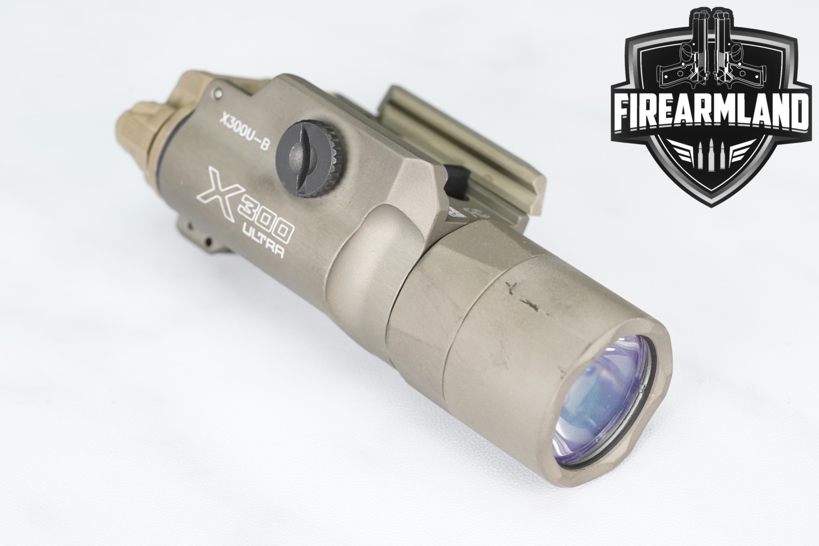 SureFire X300 Ultra in Excellent Condition Thumbnail