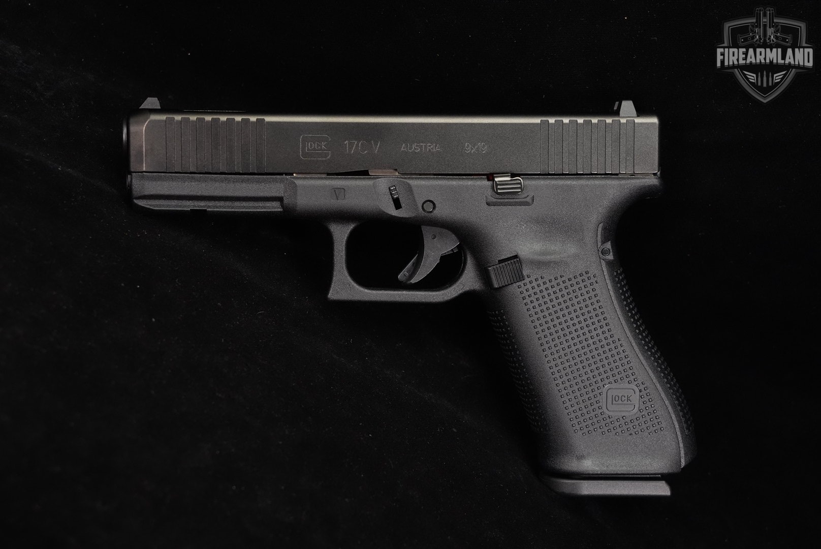 Glock 17C G17C V-Series 9mm COMP 4.49" +2 MAGS & ORIG BOX-img-3