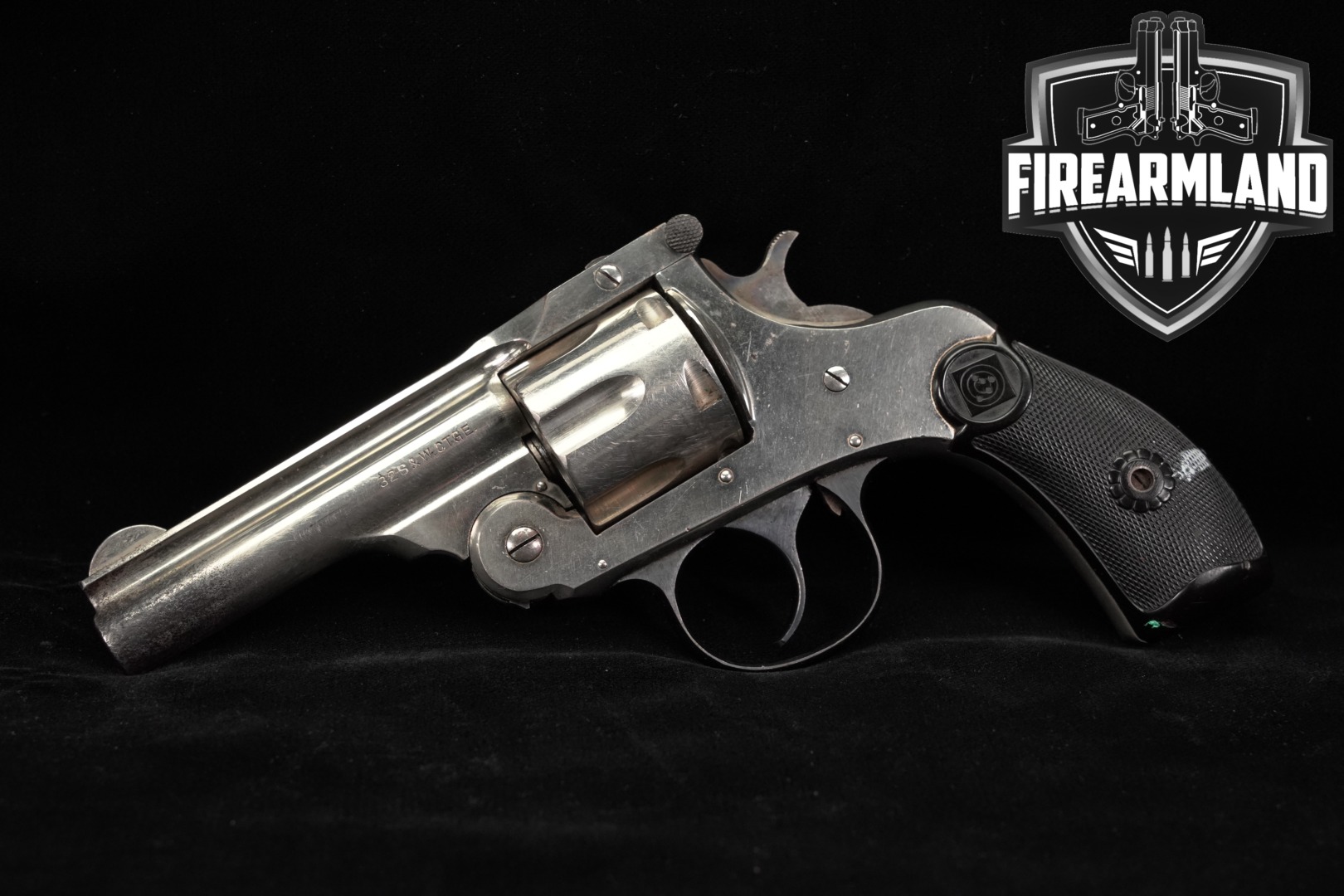 1914-1915 Harrington & Richardson (H&R) Premier Second Model, 4th/5th Variation .32 S&W Nickel in Fair Condition Thumbnail