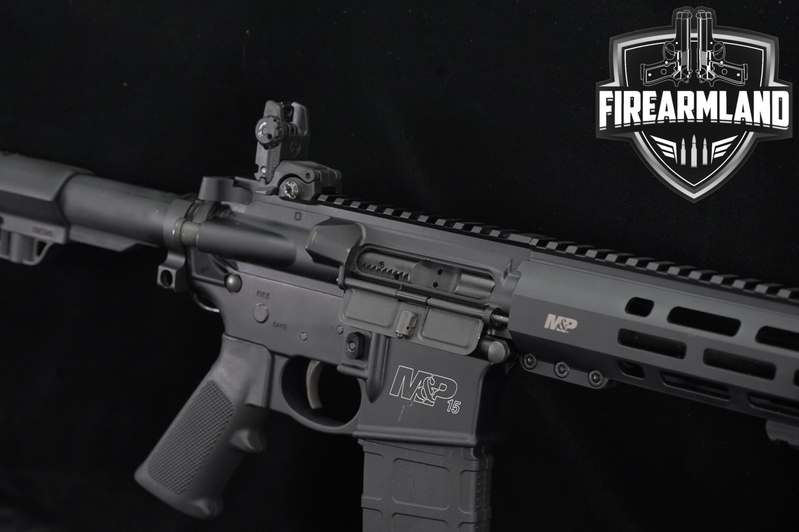 Smith & Wesson (S&W) M&P-15 5.56mm NATO Black in Very Good Condition Thumbnail