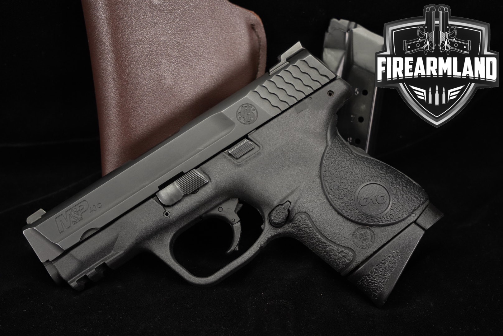 Smith & Wesson (S&W) M&P40c No Thumb Safety .40 S&W Black in Very Good Condition Thumbnail