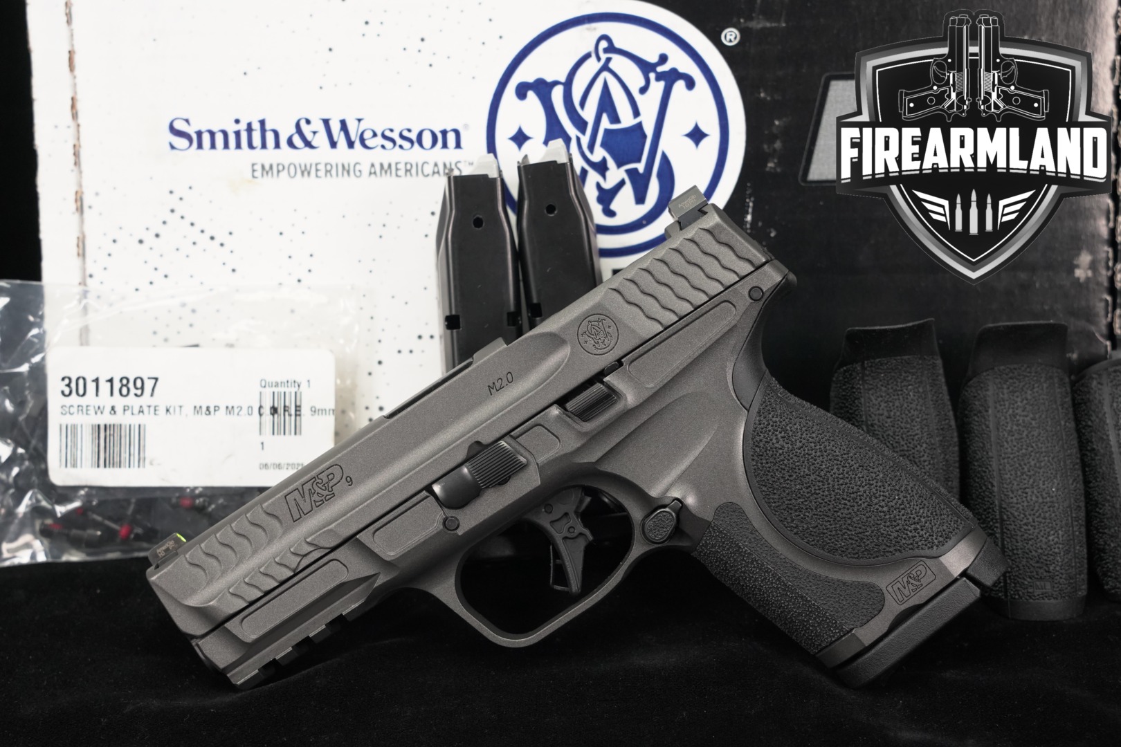 Smith & Wesson (S&W) M&P9 M2.0 Metal Compact Optics-Ready No Thumb Safety 9mm Luger Tungsten Gray in Excellent Condition Thumbnail