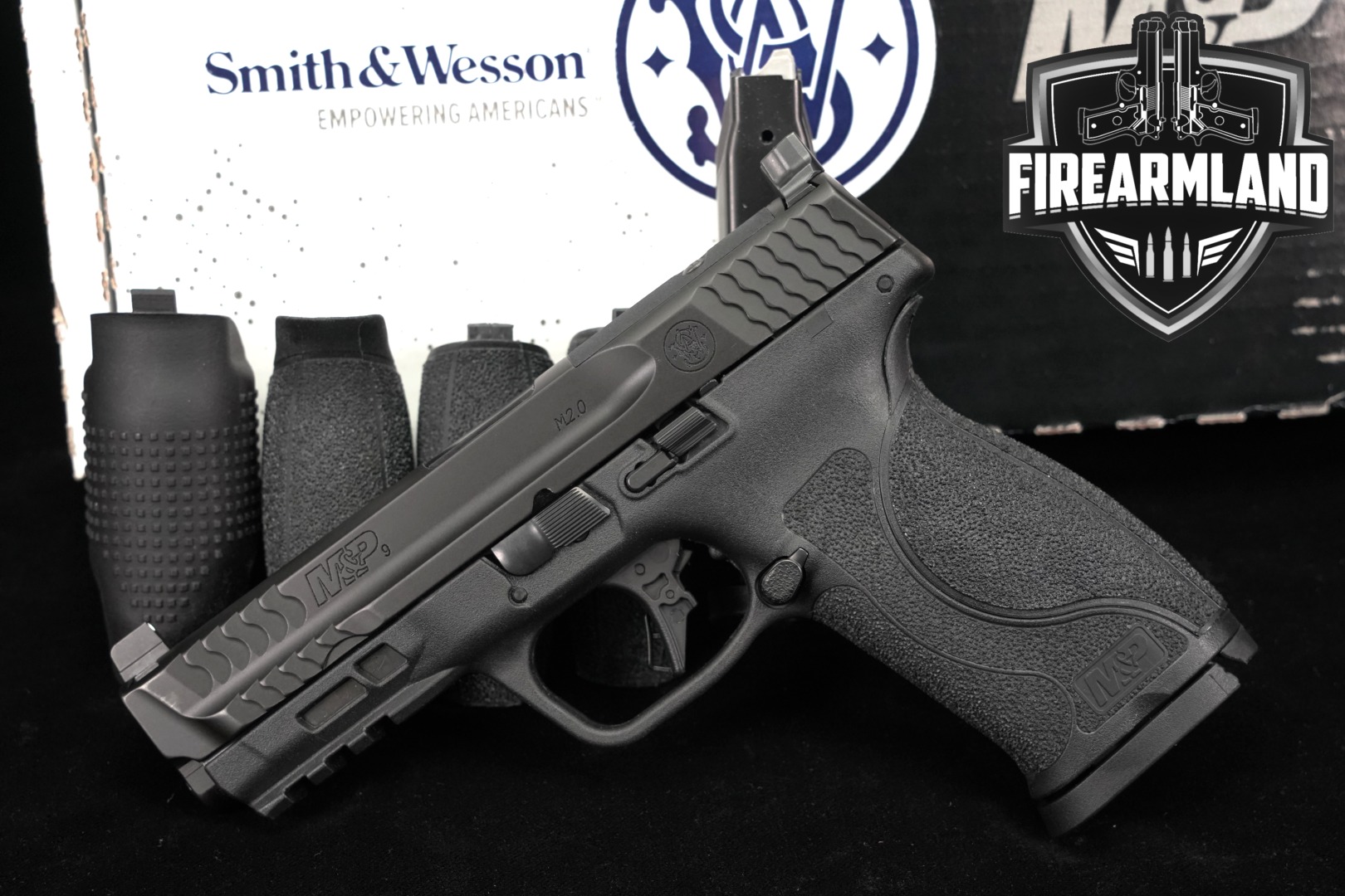 Smith & Wesson (S&W) M&P 9 M2.0, Full Size, Optics Ready, No Thumb Safety 9mm Luger Black in Excellent Condition Thumbnail