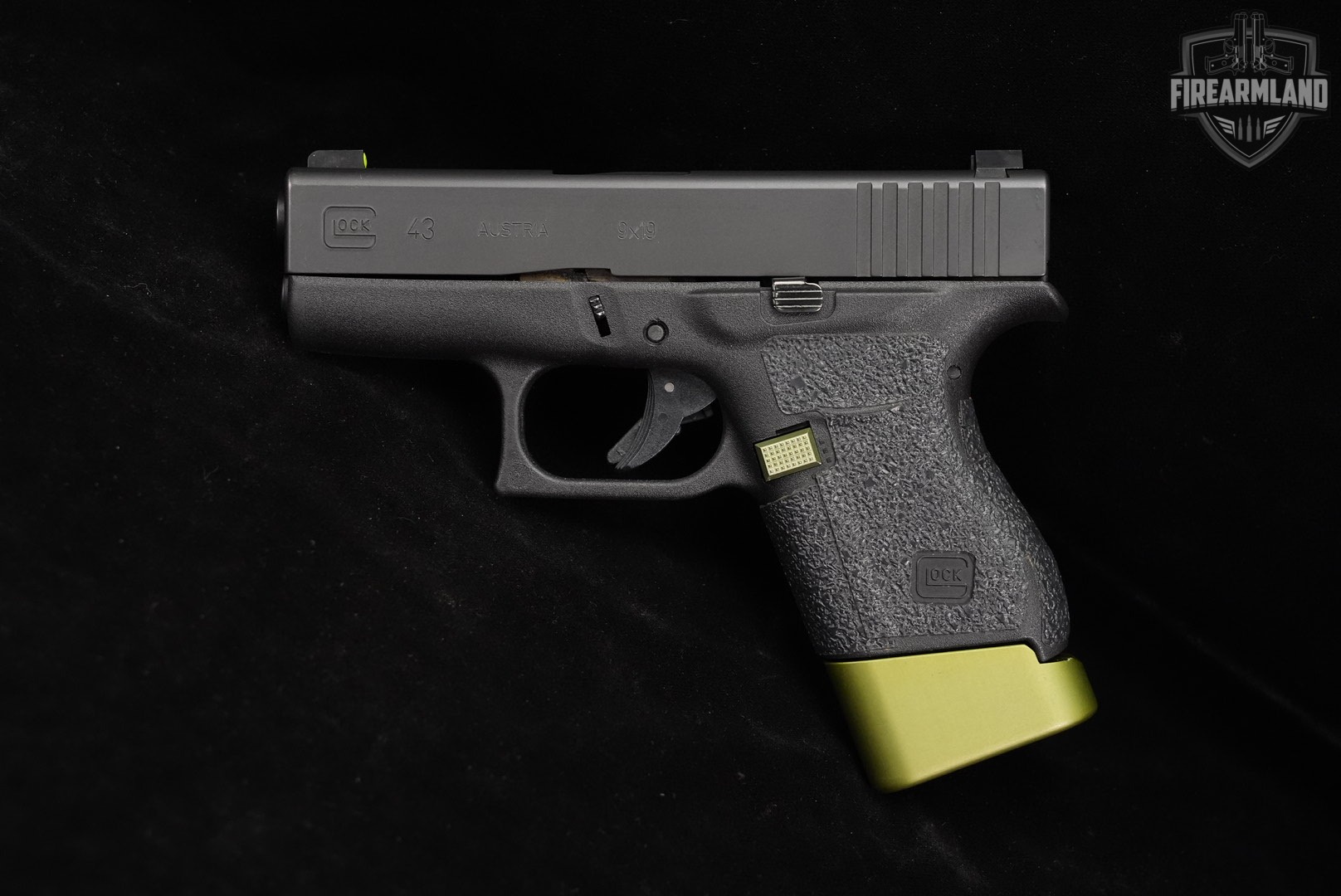 Glock 43 G43 9mm 3.41 +2 MAGS & ORIG CASE-img-3