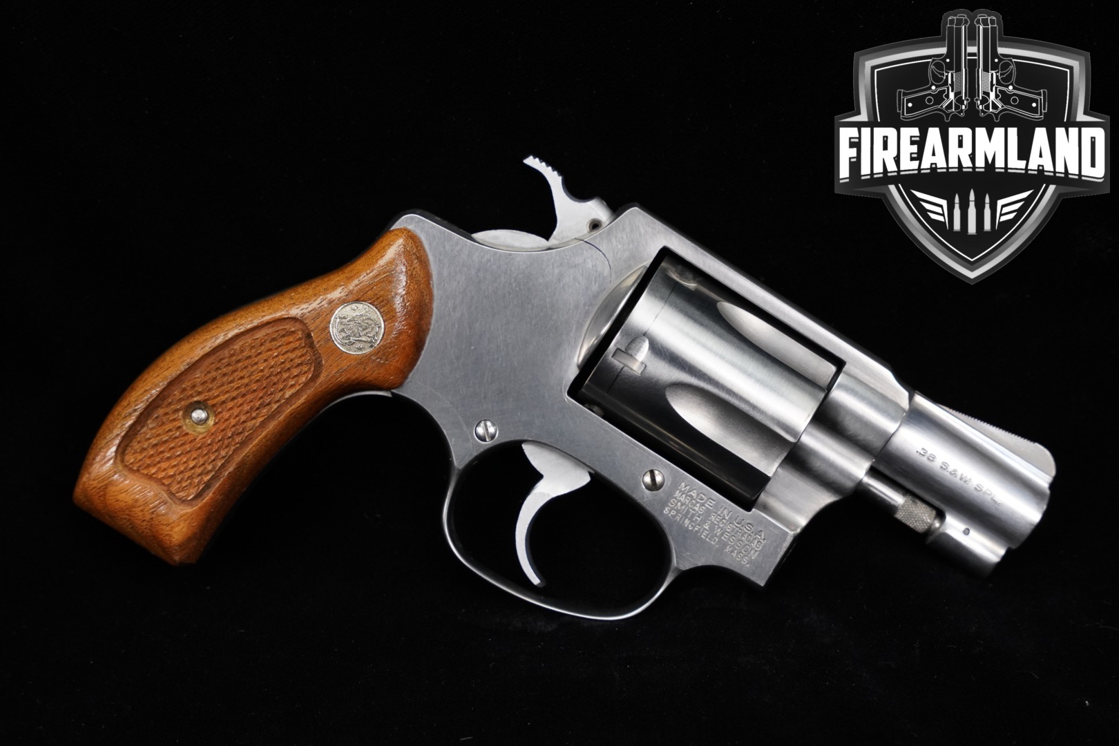 1988 Smith & Wesson (S&W) Model 60 Chiefs Special; No Dash .38 Spl. Satin Stainless in Very Good Condition Thumbnail