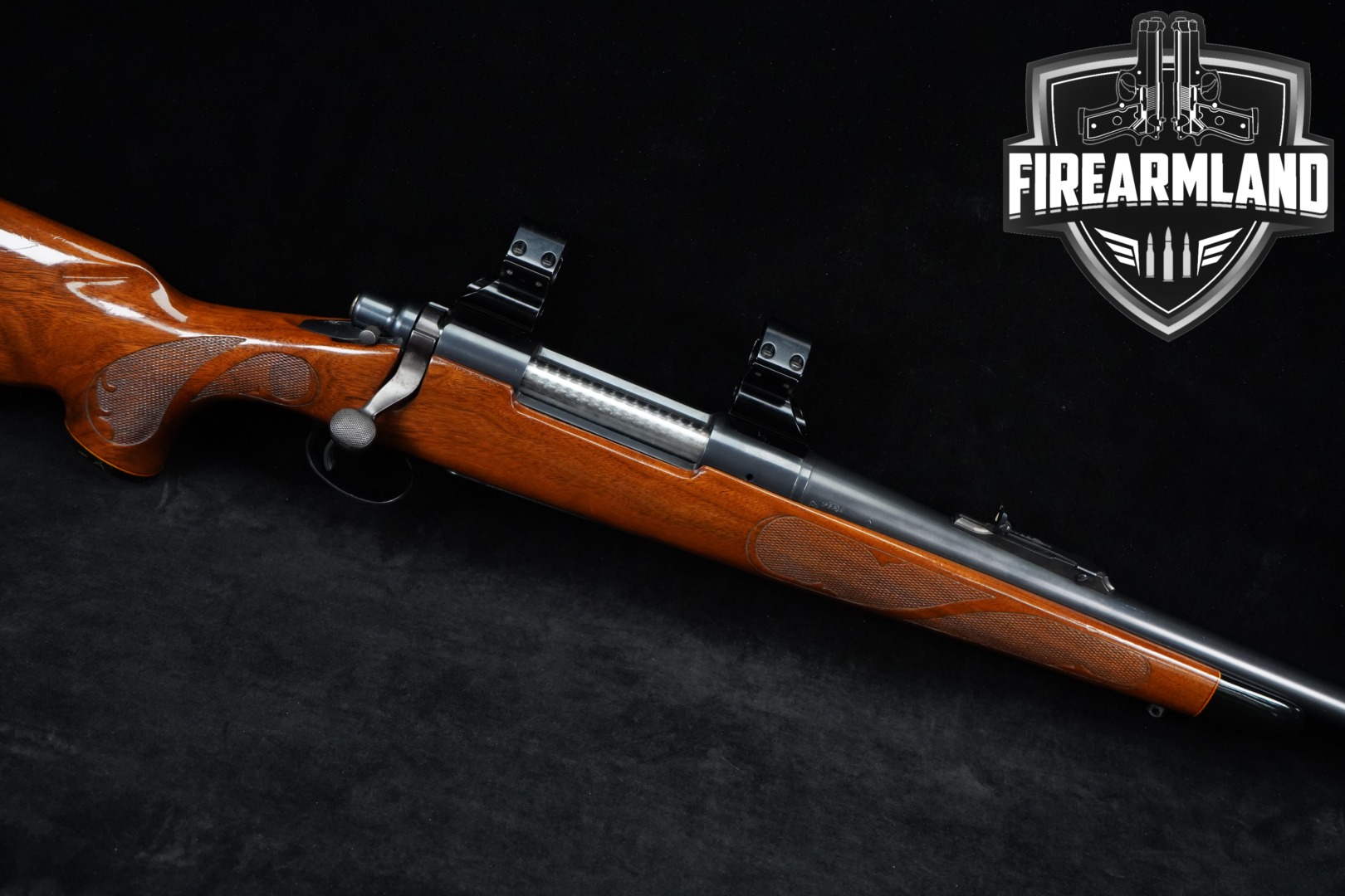 Remington Model 700 BDL Deluxe 7mm Rem. Mag. Blued & Walnut in Good Condition Thumbnail