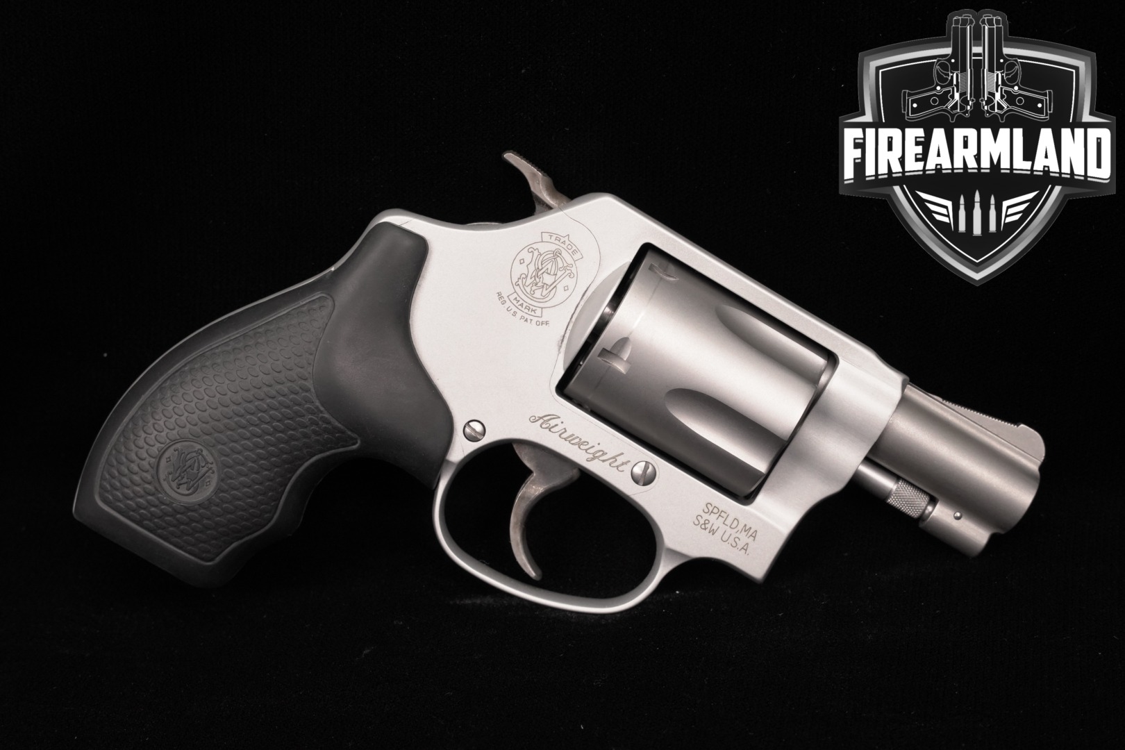 Smith & Wesson (S&W) Model 637-2 Airweight .38 Spl. Stainless in Very Good Condition Thumbnail