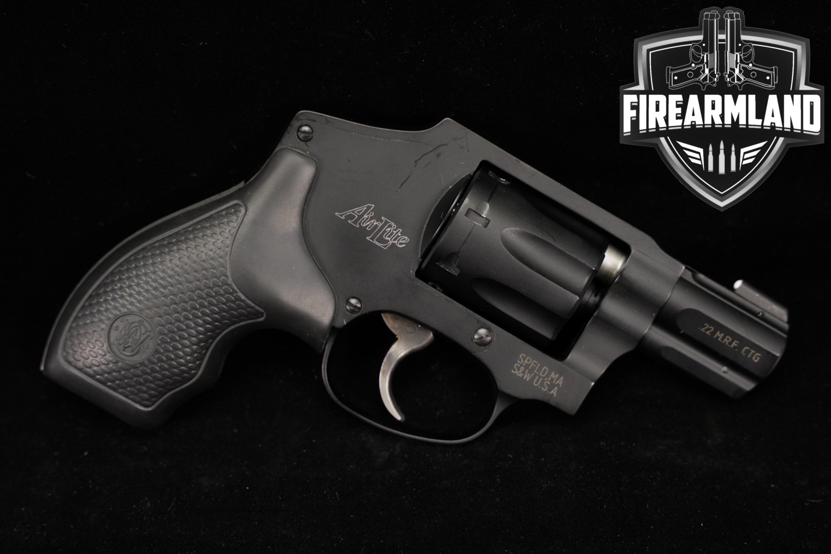 Smith & Wesson (S&W) Model 351C AirLite .22 WMR Black in Good Condition Thumbnail