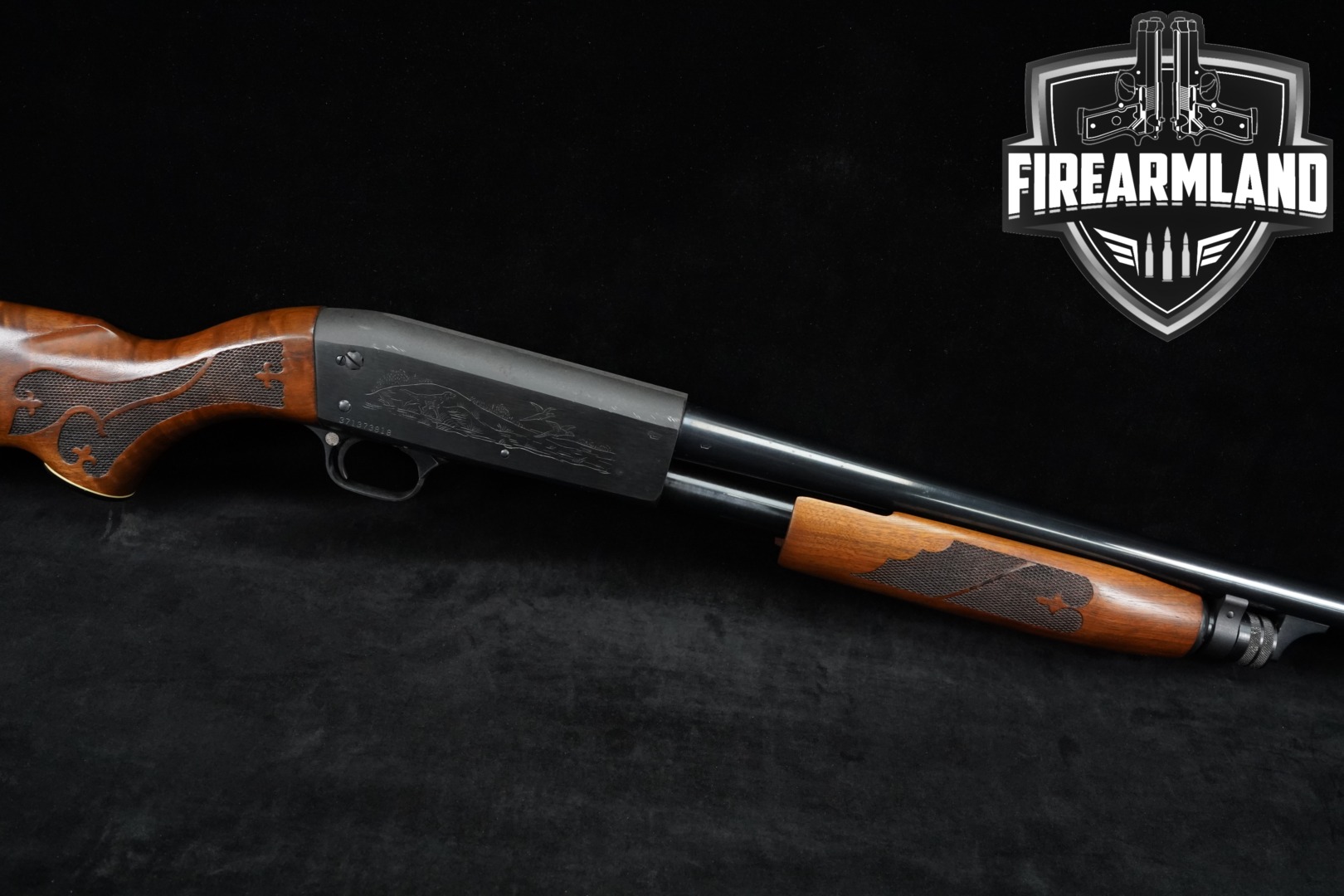 Ithaca Model 37 Featherlight 20 Gauge Blued & Walnut in Good Condition Thumbnail
