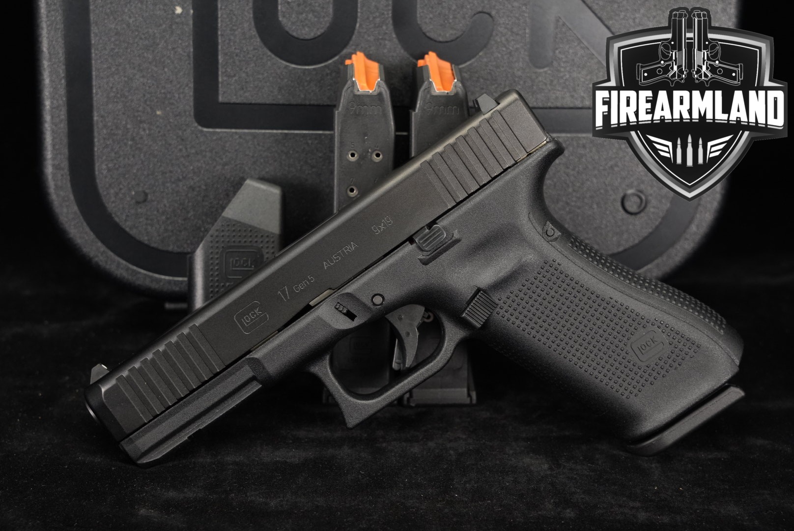 Glock 17 Gen5 G17 Gen 5 9mm 4.49 +3 MAGS & ORIG CASE-img-0