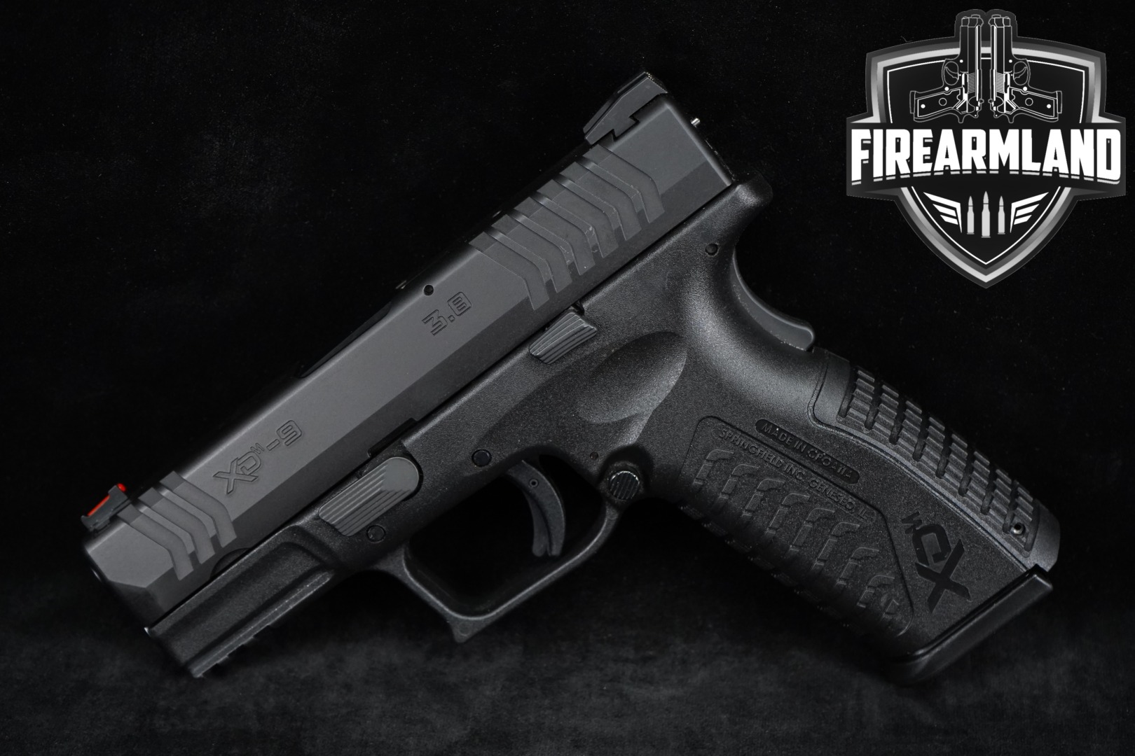 Springfield Armory XDm 3.8" Full-Size 9mm Luger Black in Excellent Condition Thumbnail