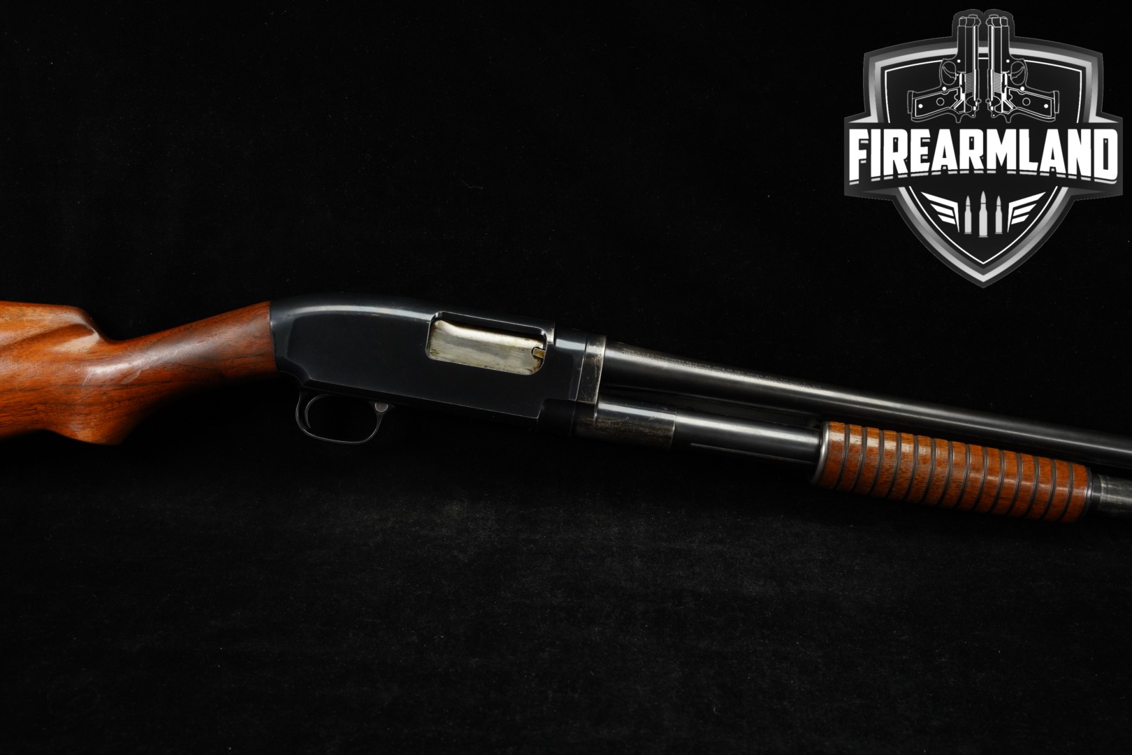 1938 Winchester Repeating Arms Model 12 Field Grade 20 Gauge Blued & Walnut in Good Condition Thumbnail