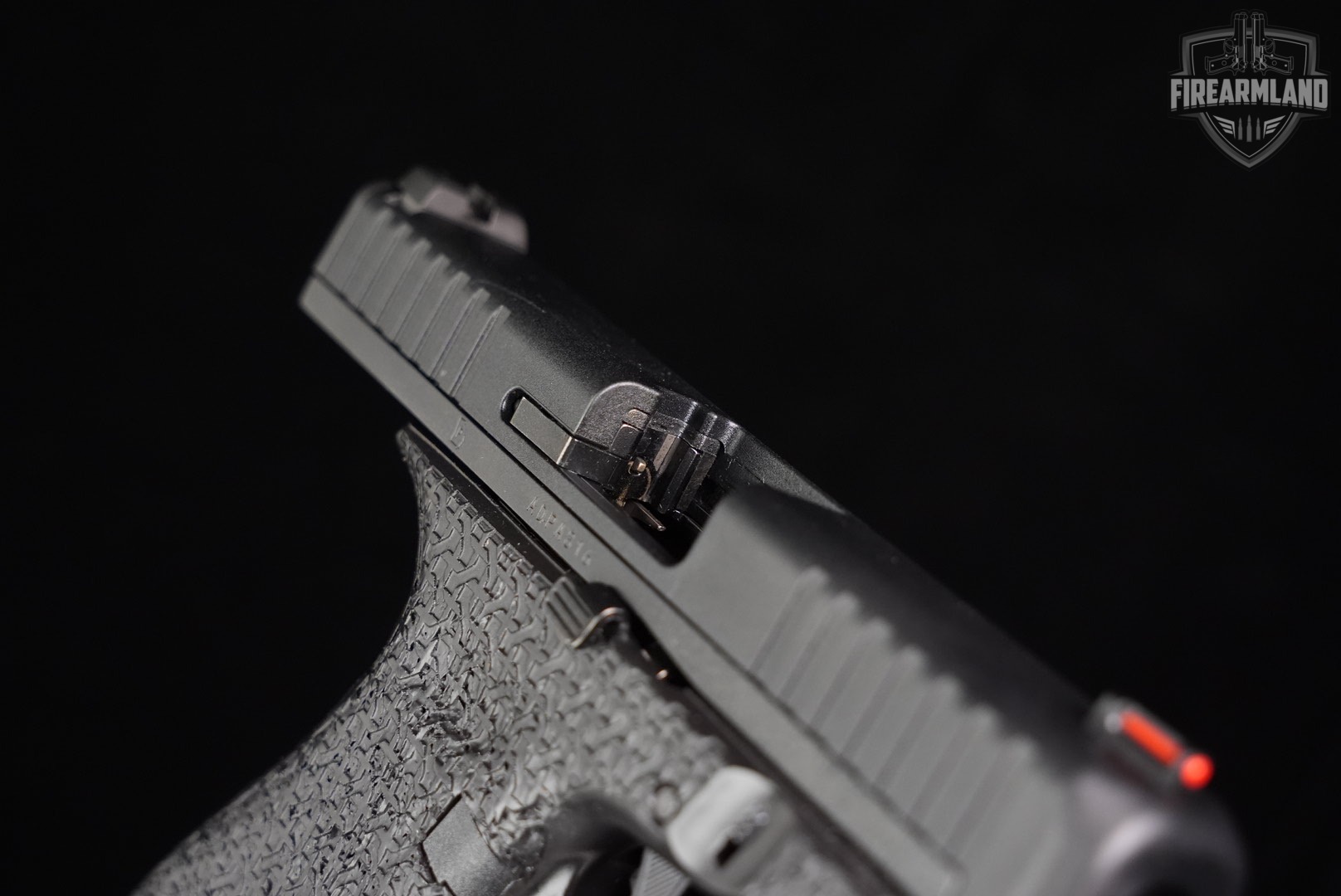 Glock 44 G44 22LR 4.02" +2 MAGS & ORIG CASE-img-11