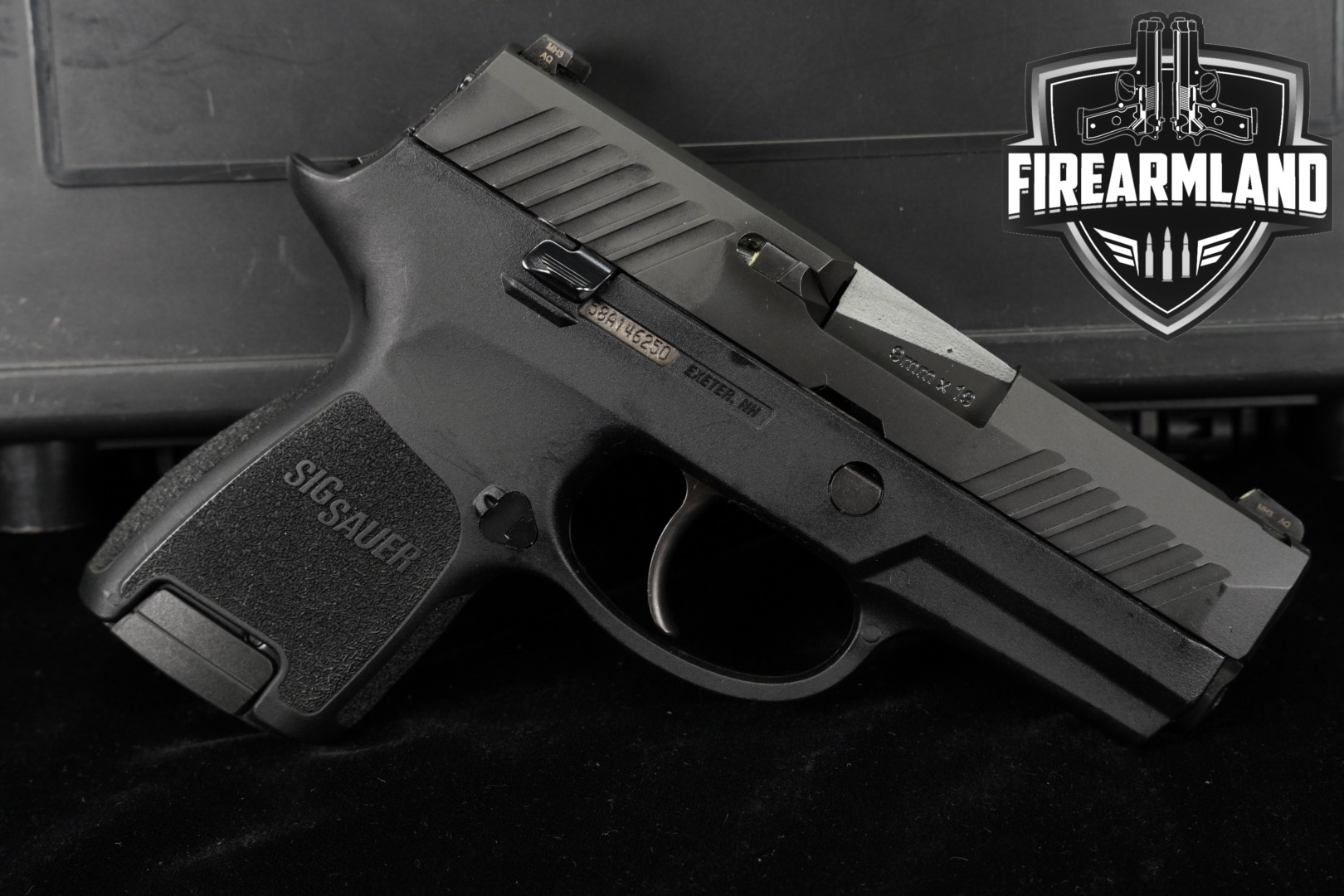 Sig Sauer P320 Sub-Compact 9mm 3.6" P-320 +2 MAGS, ORIG BOX & HOLSTER-img-0