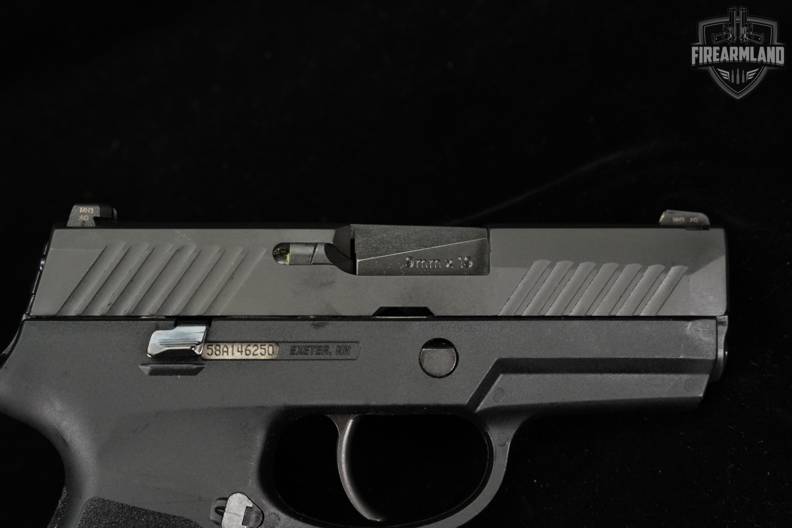 Sig Sauer P320 Sub-Compact 9mm 3.6" P-320 +2 MAGS, ORIG BOX & HOLSTER-img-16